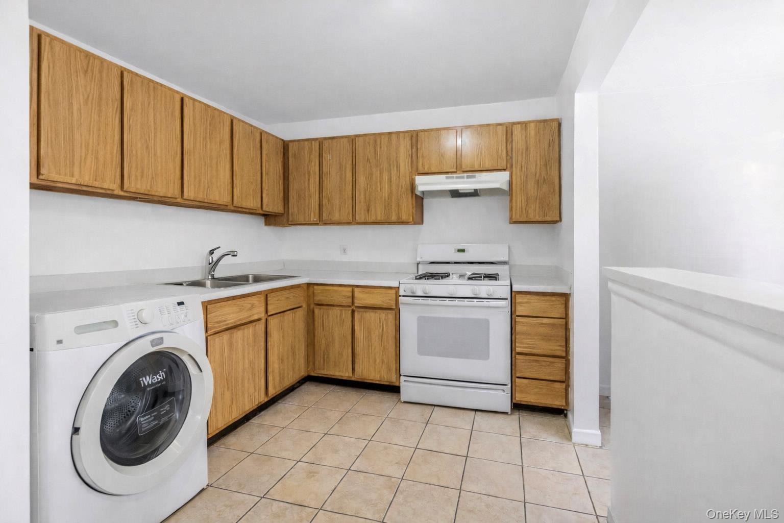 #10 photo, 2084 Davidson Avenue, Bronx , NY 10453