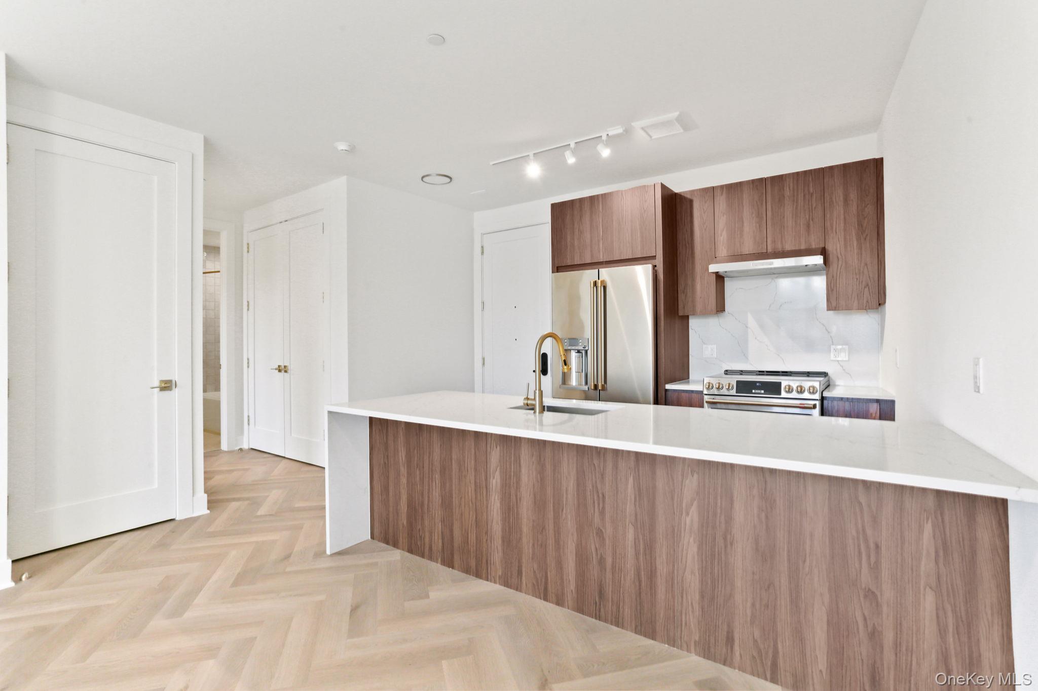 #13 photo, 100 E Putnam Avenue, Greenwich , CT 06807