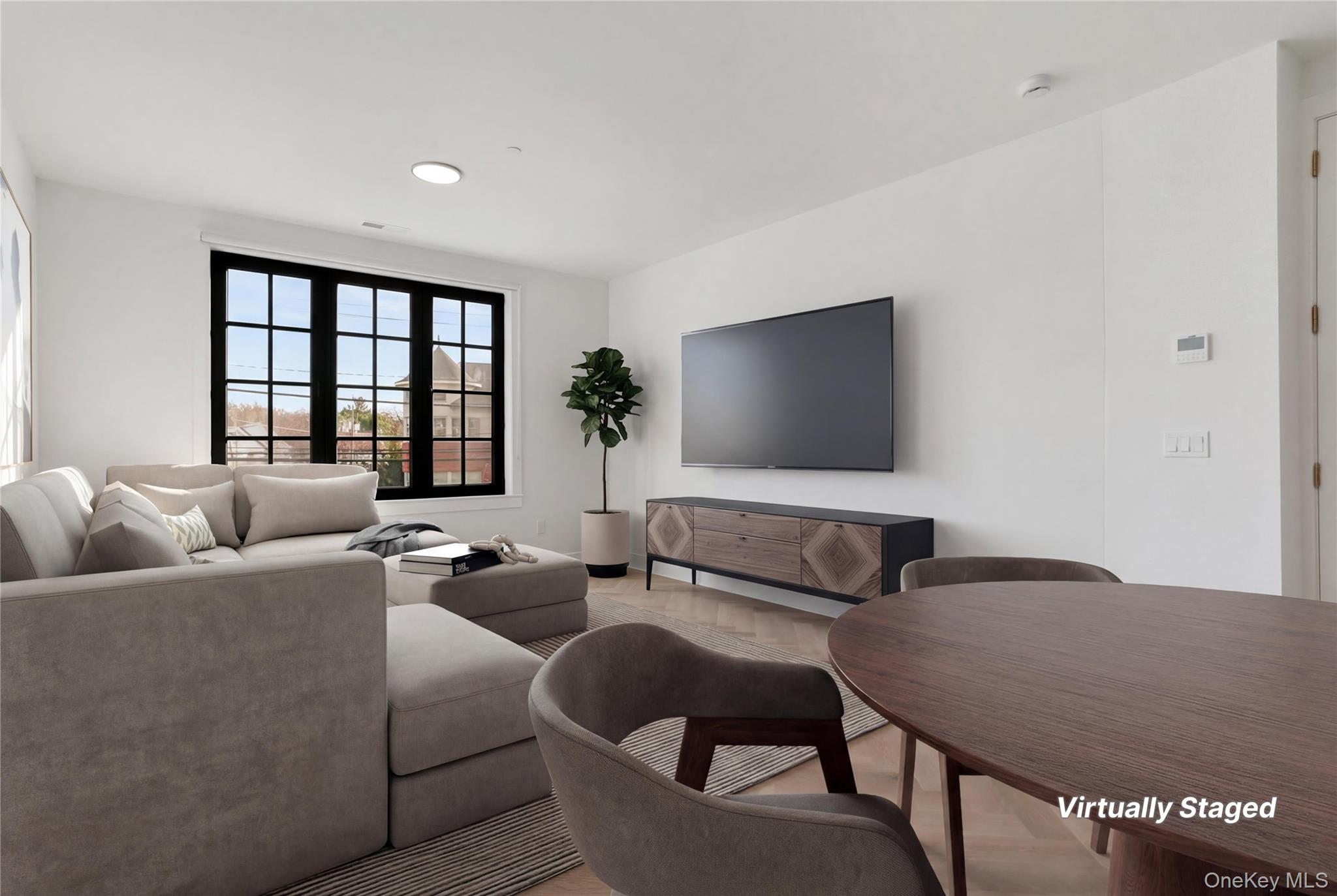 #7 photo, 100 E Putnam Avenue, Greenwich , CT 06807