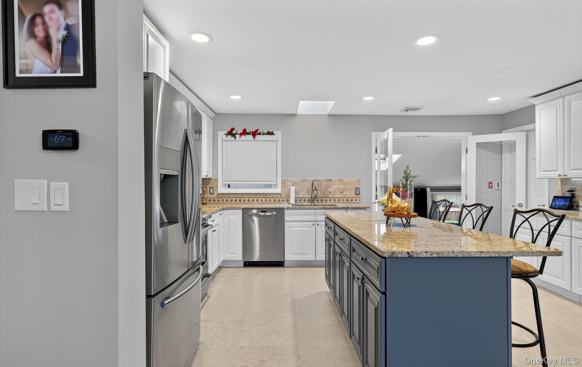 #11 photo, 54 W 2nd Street, Freeport , NY 11520