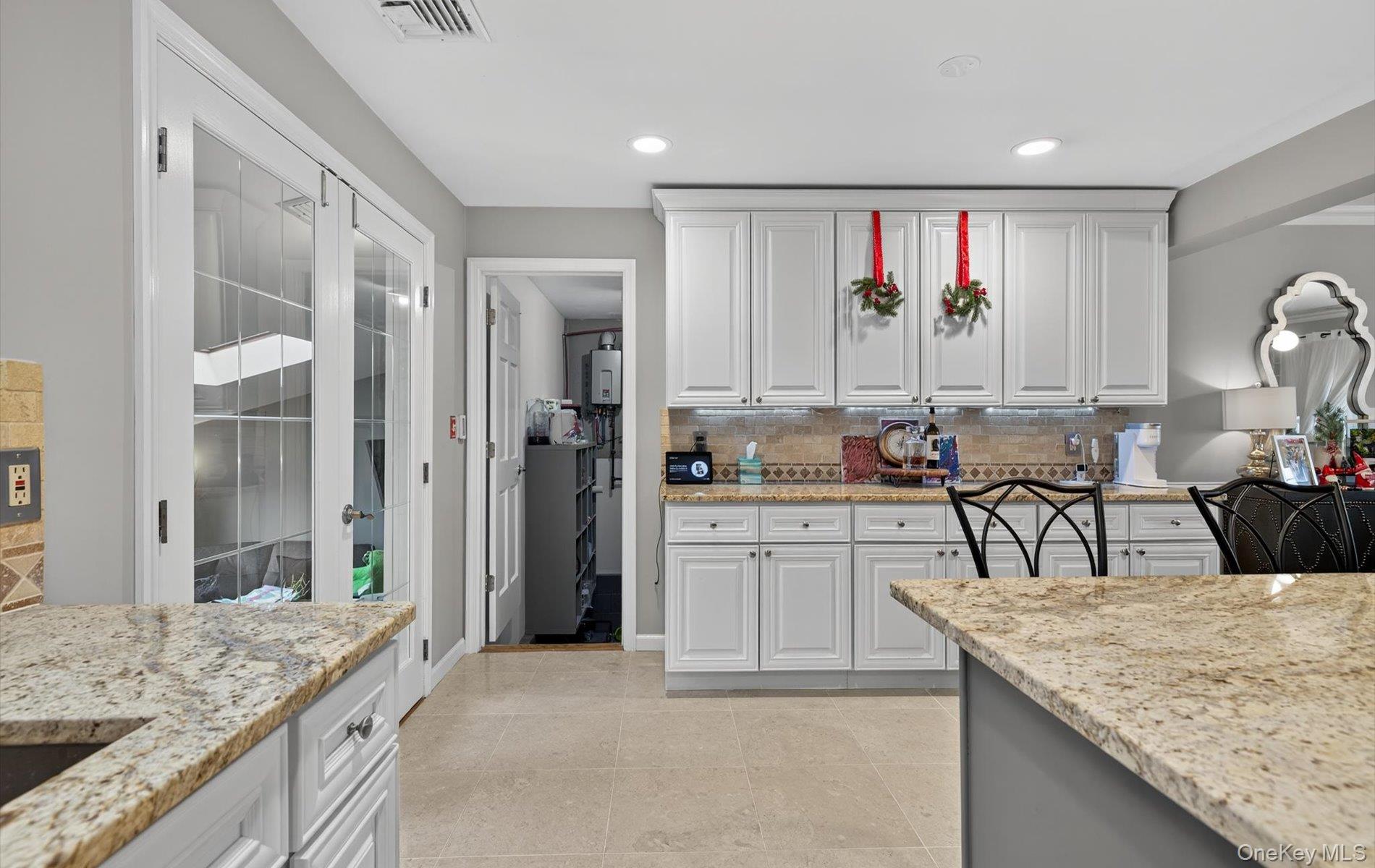 #13 photo, 54 W 2nd Street, Freeport , NY 11520