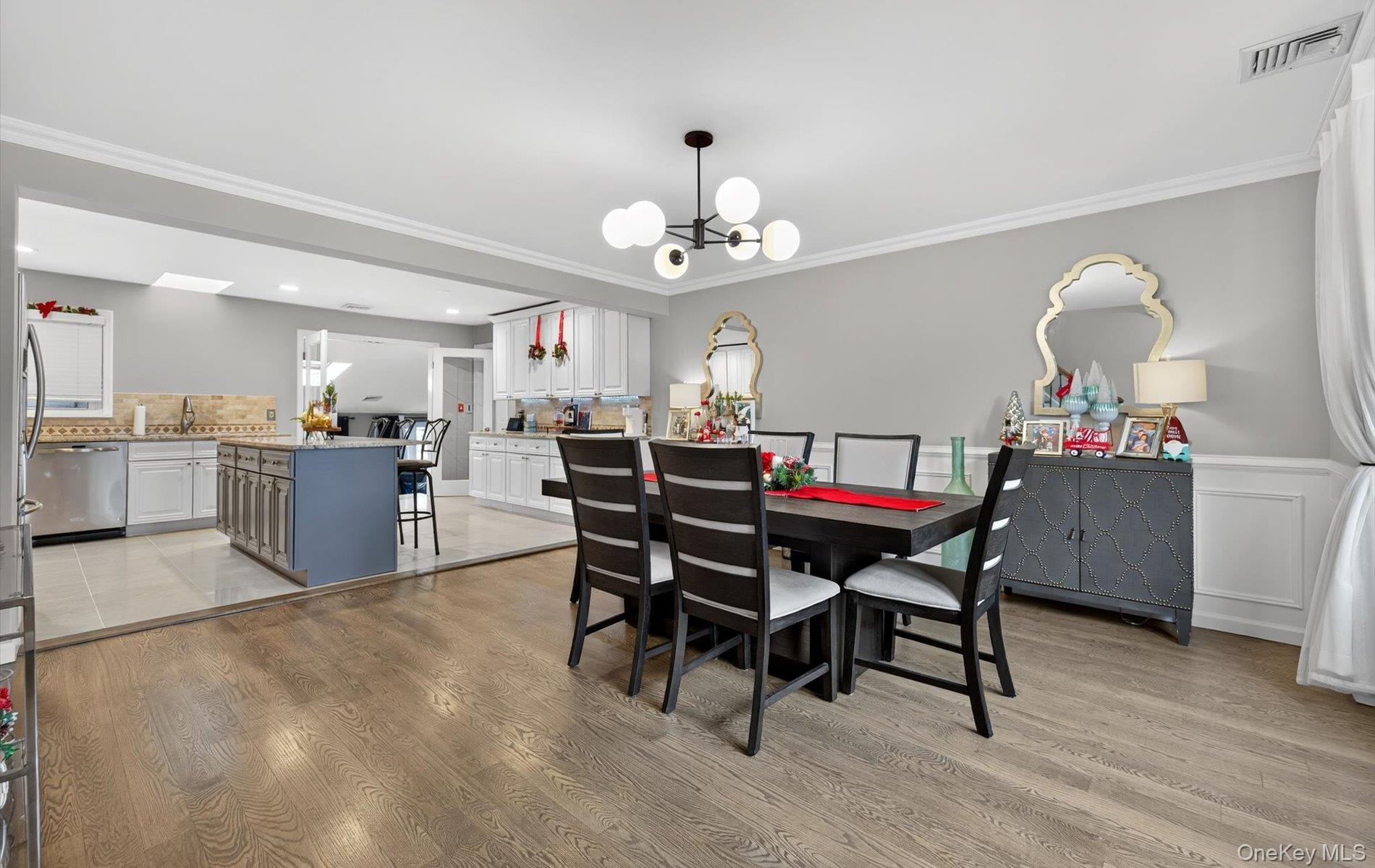 #4 photo, 54 W 2nd Street, Freeport , NY 11520