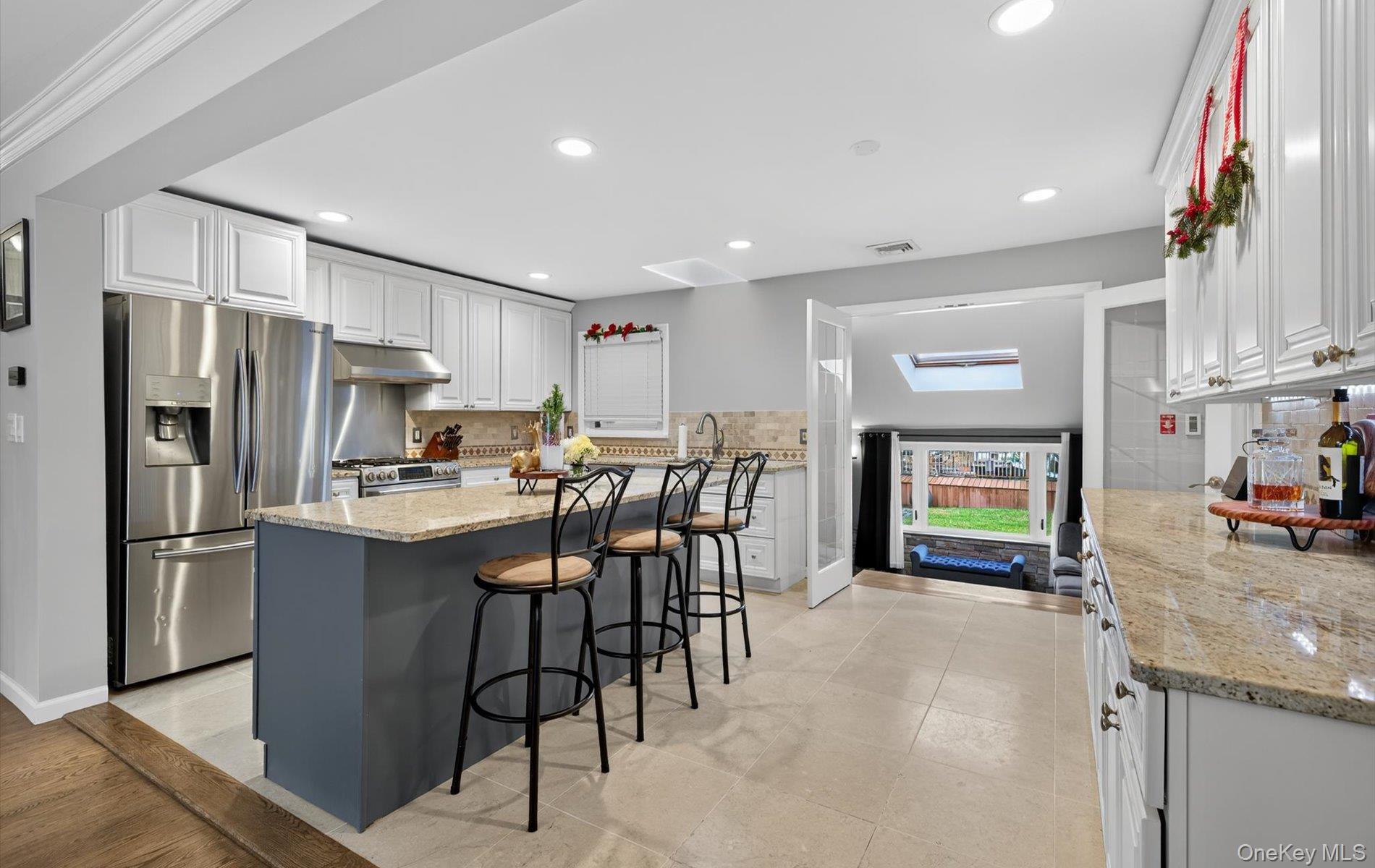 #9 photo, 54 W 2nd Street, Freeport , NY 11520