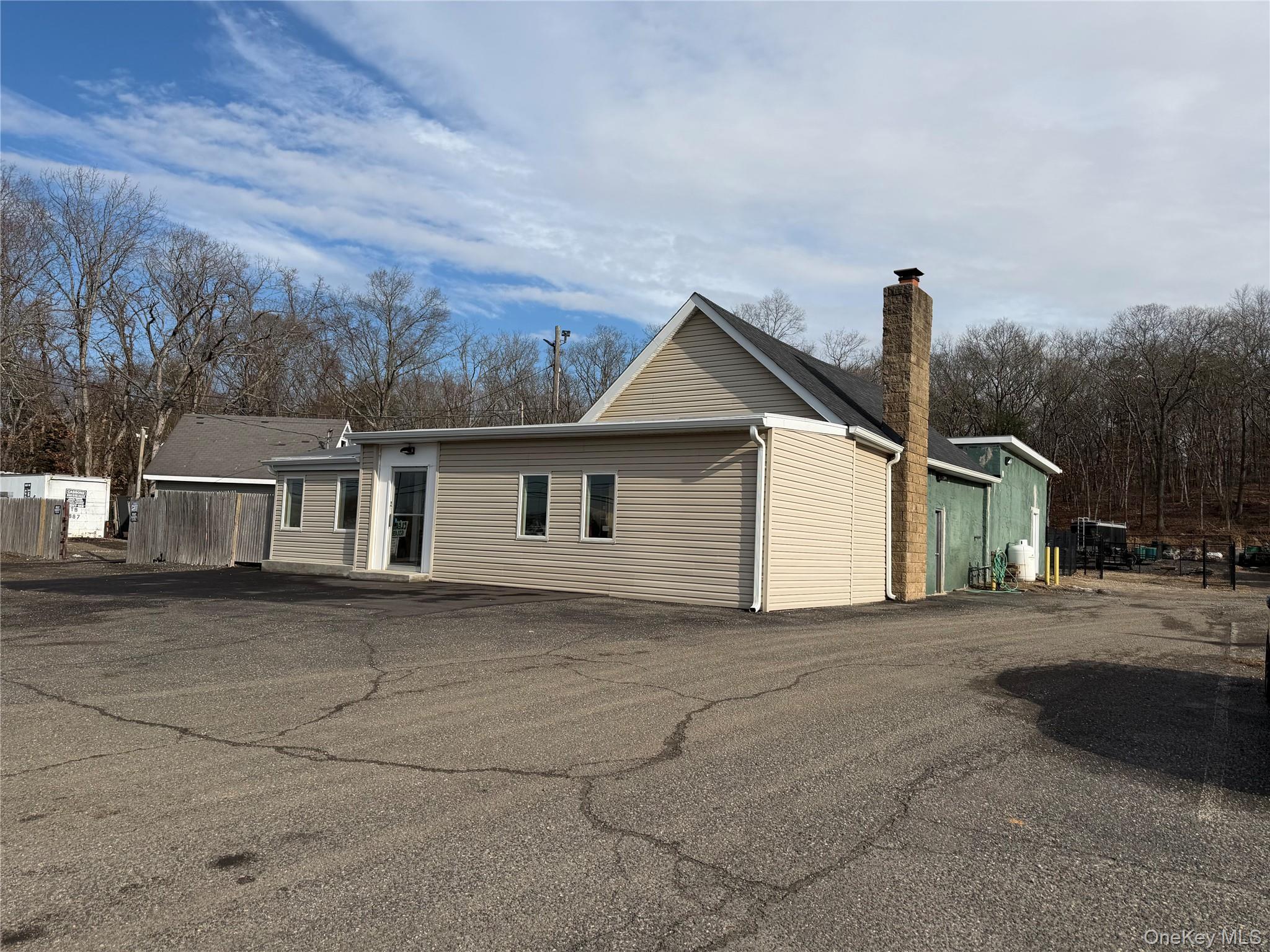 #1 photo, 111 Rocky Point Road, 롱 아일랜드 Middle Island , NY 11953