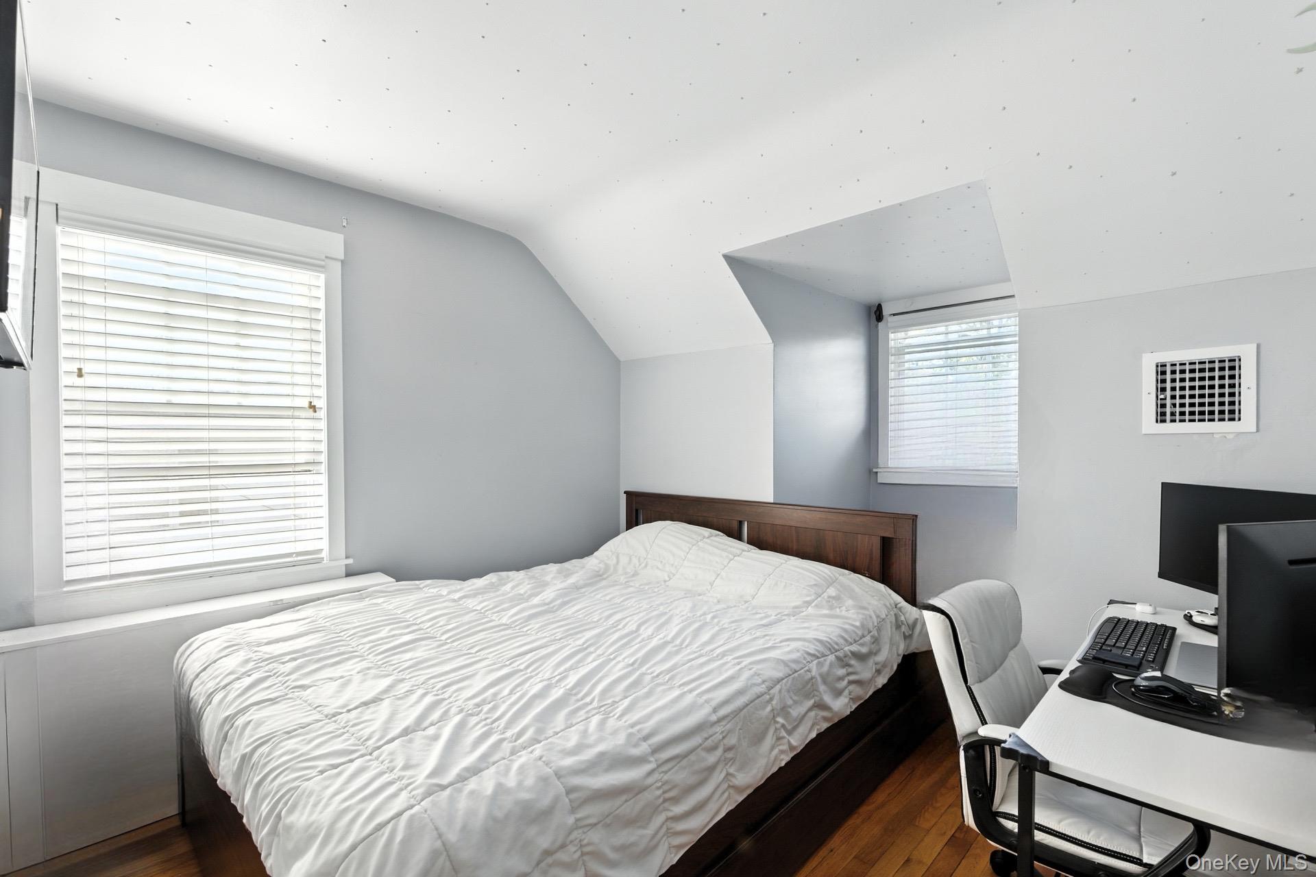 #11 photo, 40 Hendrickson Avenue, Lynbrook , NY 11563