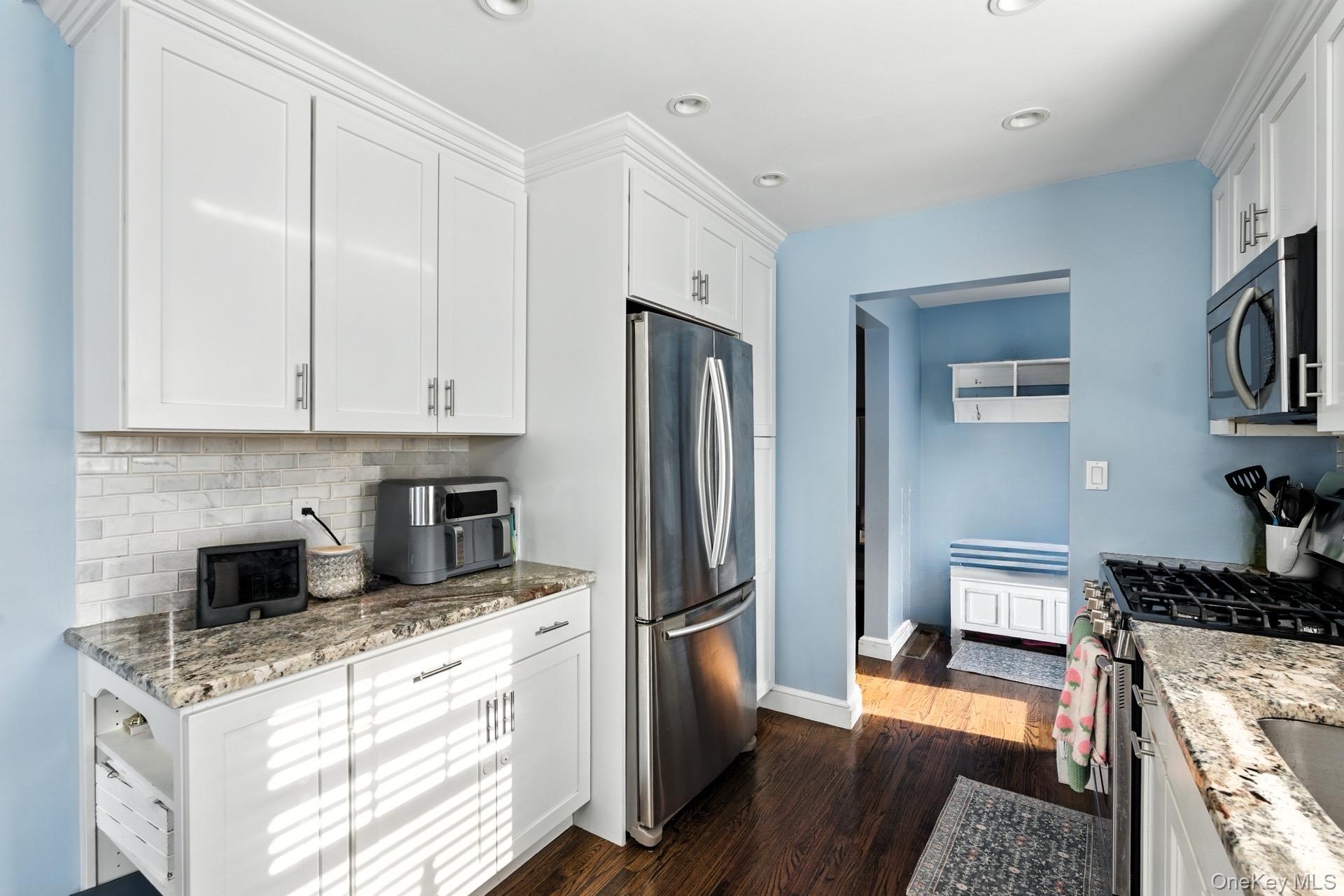 #6 photo, 40 Hendrickson Avenue, Lynbrook , NY 11563