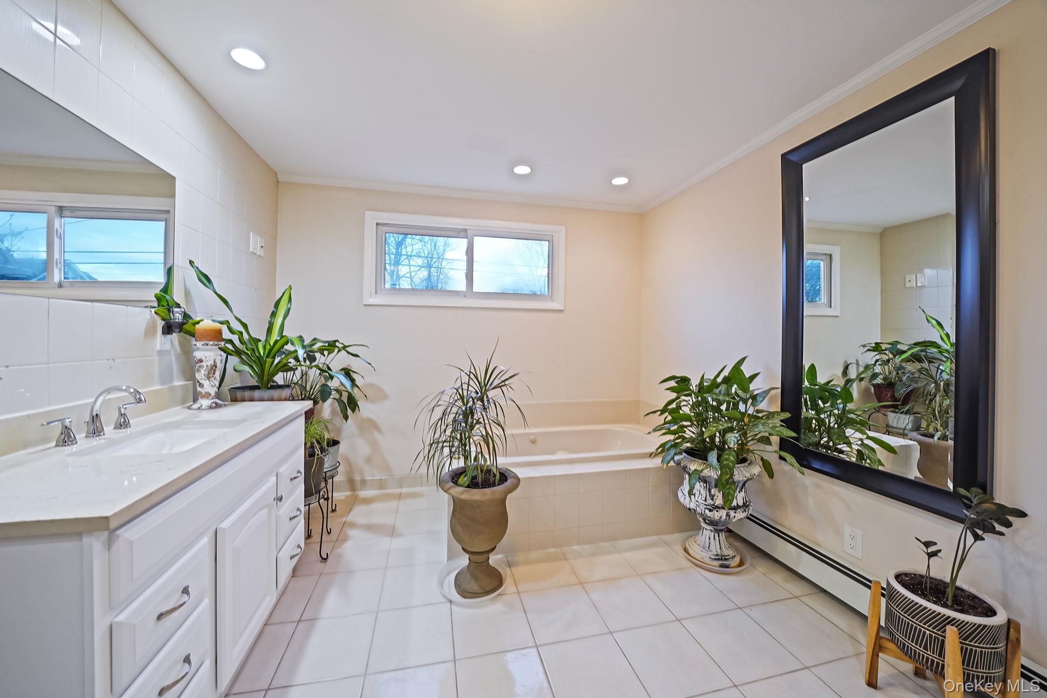 #12 photo, 26 Neptune Road, سوفولك Rocky Point , NY 11778