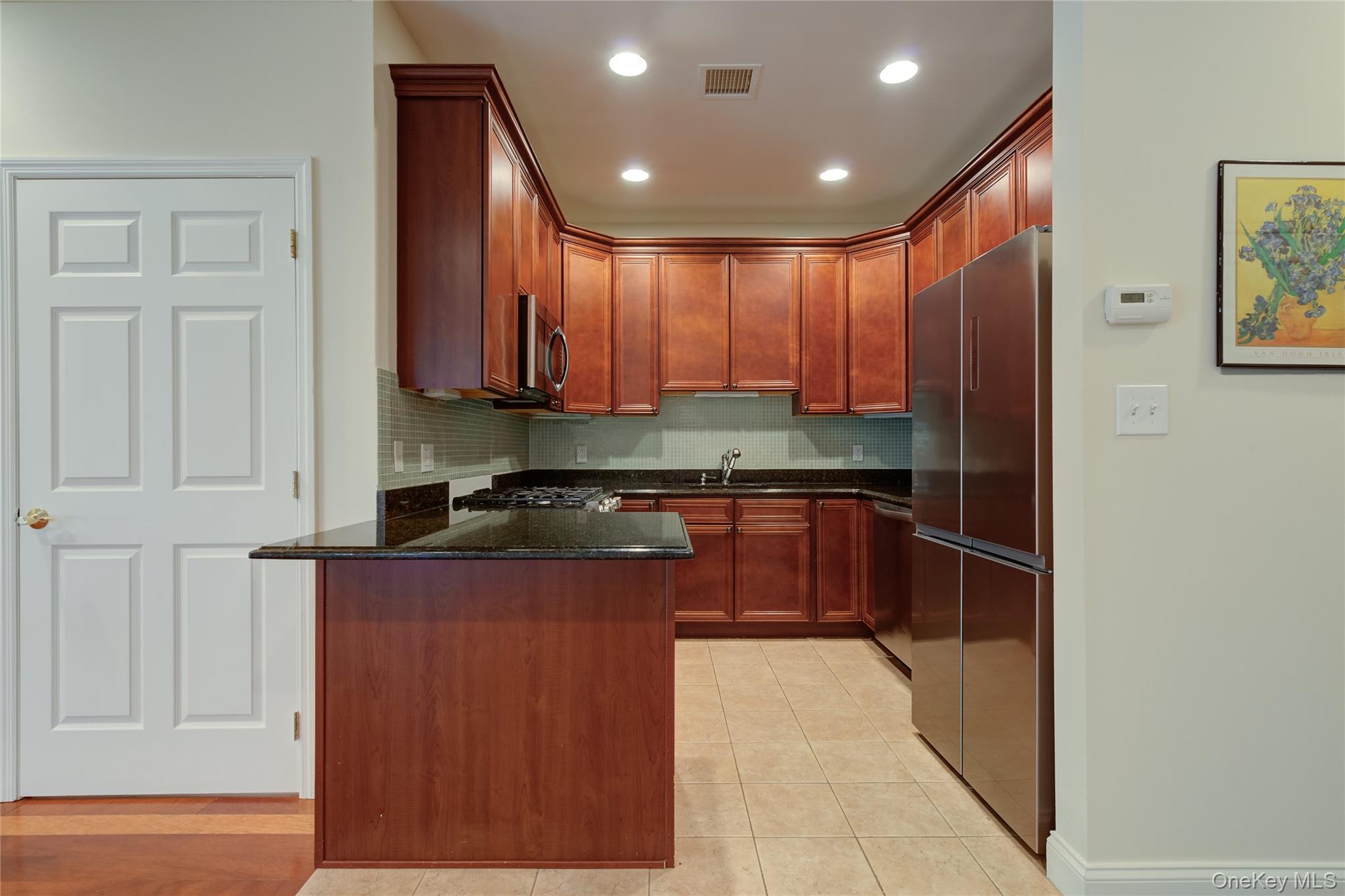 #10 photo, 115 Pondview Drive, पोर्ट वॉशिंगटन Port Washington , NY 11050