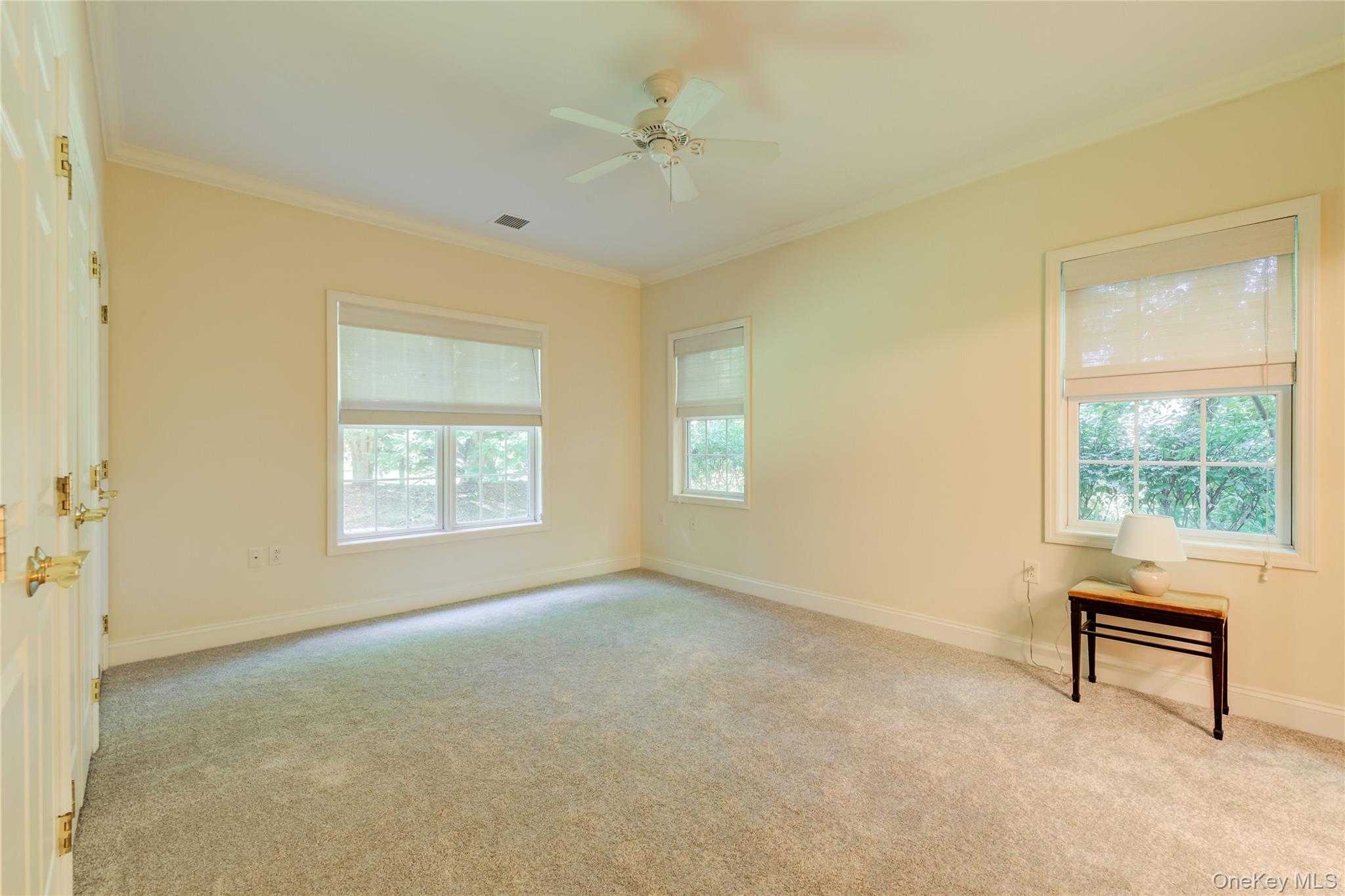 #11 photo, 115 Pondview Drive, पोर्ट वॉशिंगटन Port Washington , NY 11050