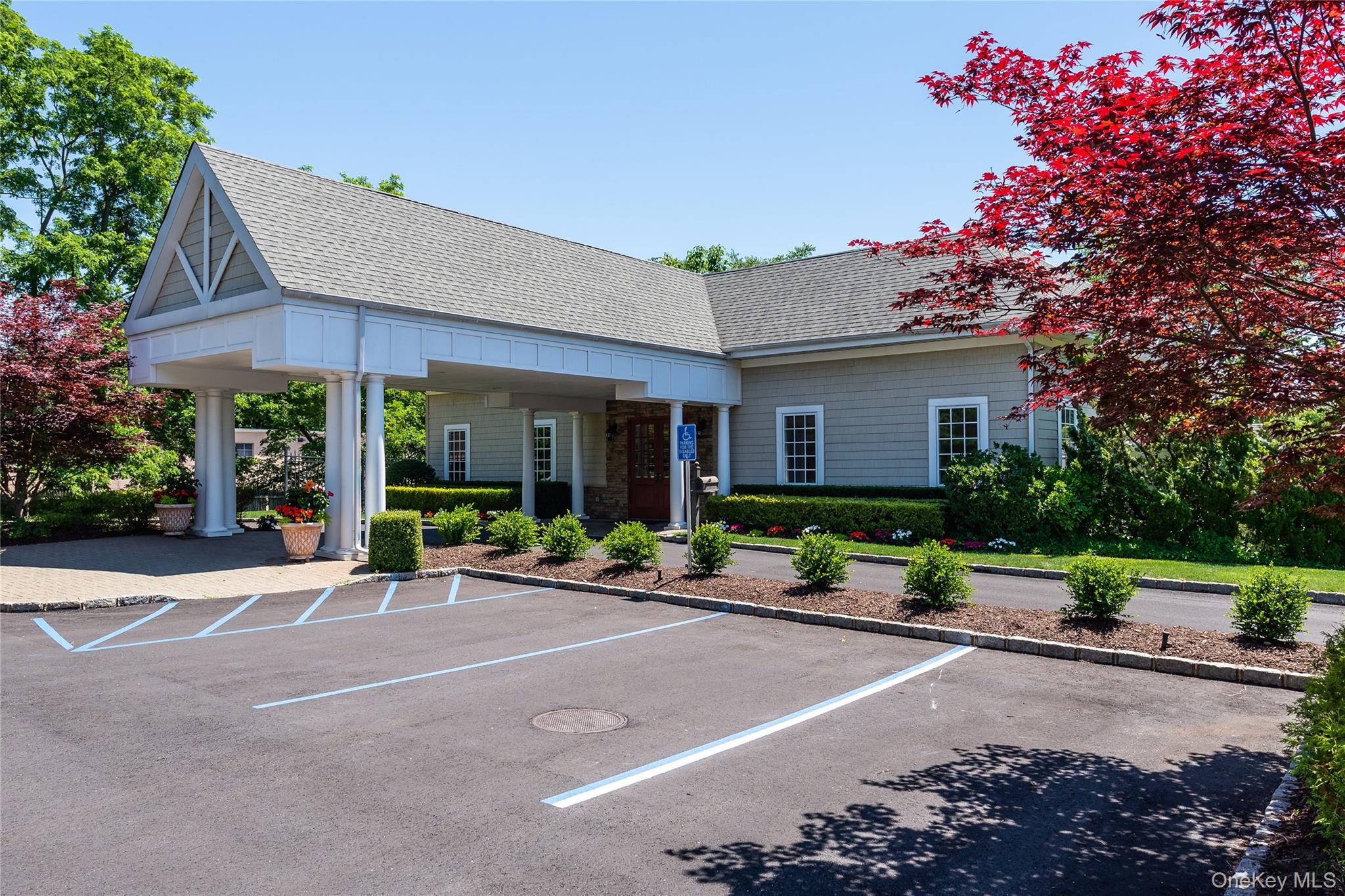 #18 photo, 115 Pondview Drive, पोर्ट वॉशिंगटन Port Washington , NY 11050