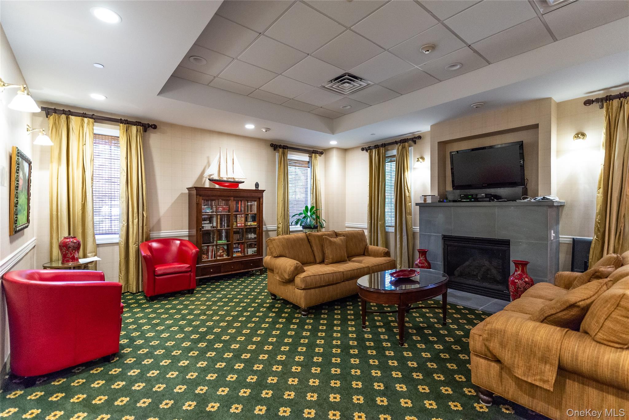 #19 photo, 115 Pondview Drive, पोर्ट वॉशिंगटन Port Washington , NY 11050