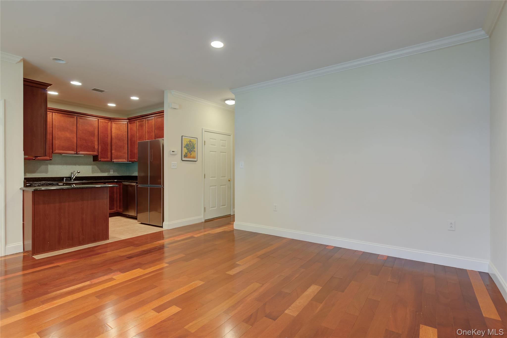 #8 photo, 115 Pondview Drive, पोर्ट वॉशिंगटन Port Washington , NY 11050