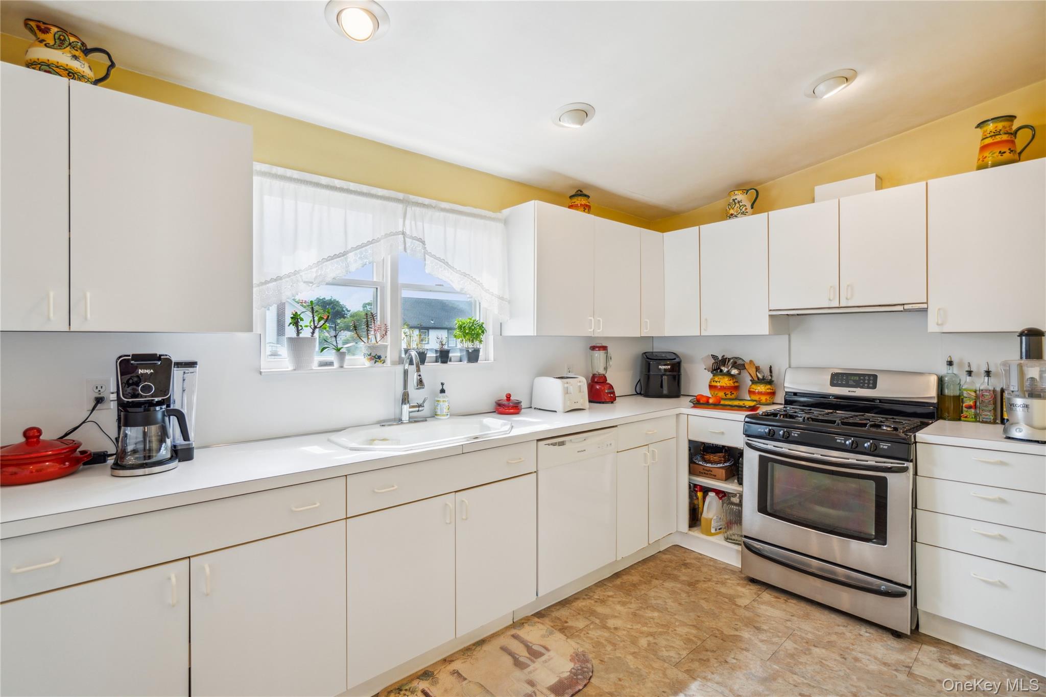 #12 photo, 25 Davison Avenue, East Rockaway , NY 11518