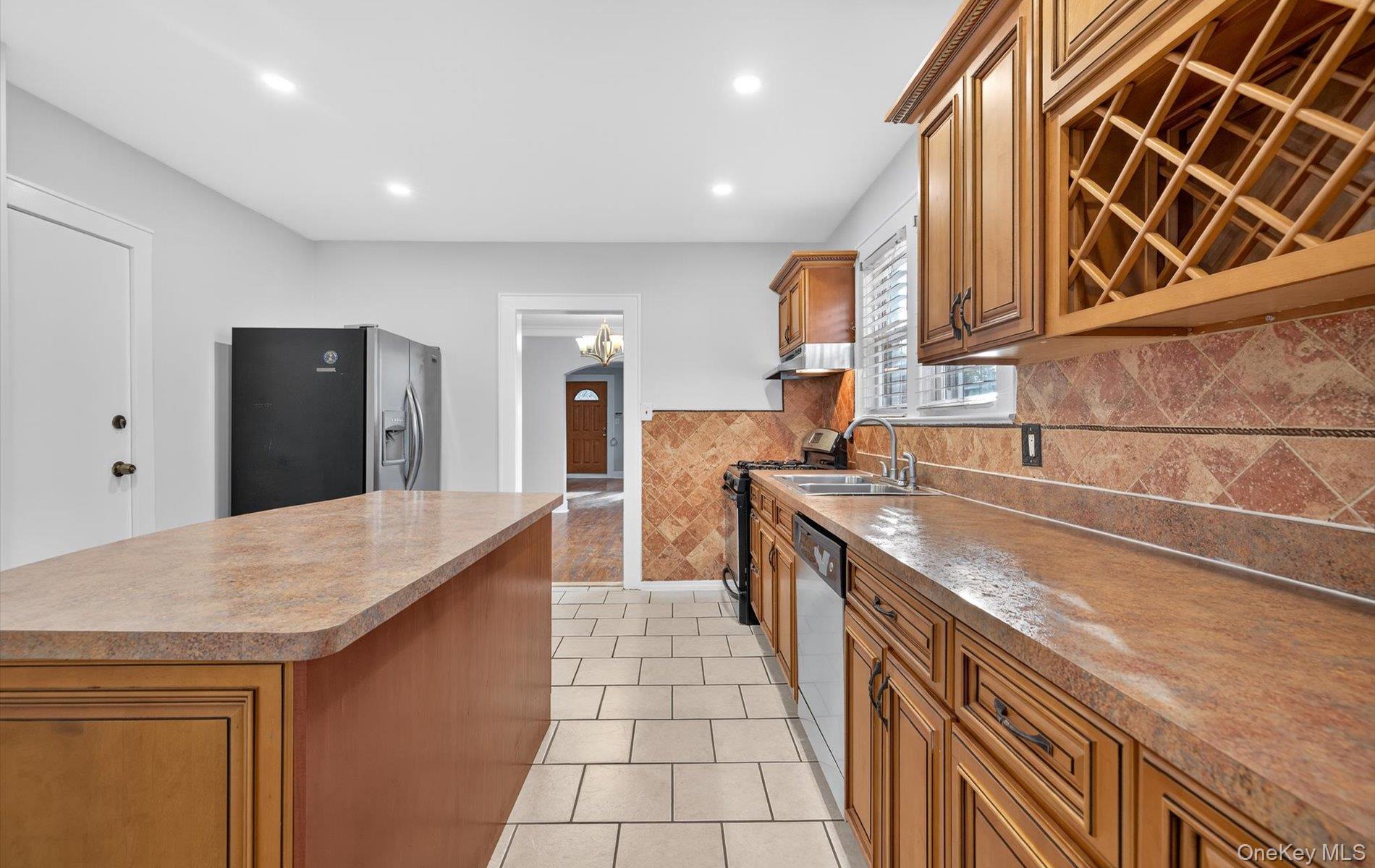 #10 photo, 132 S Terrace Place, नासाउ काउंटी Valley Stream , NY 11580