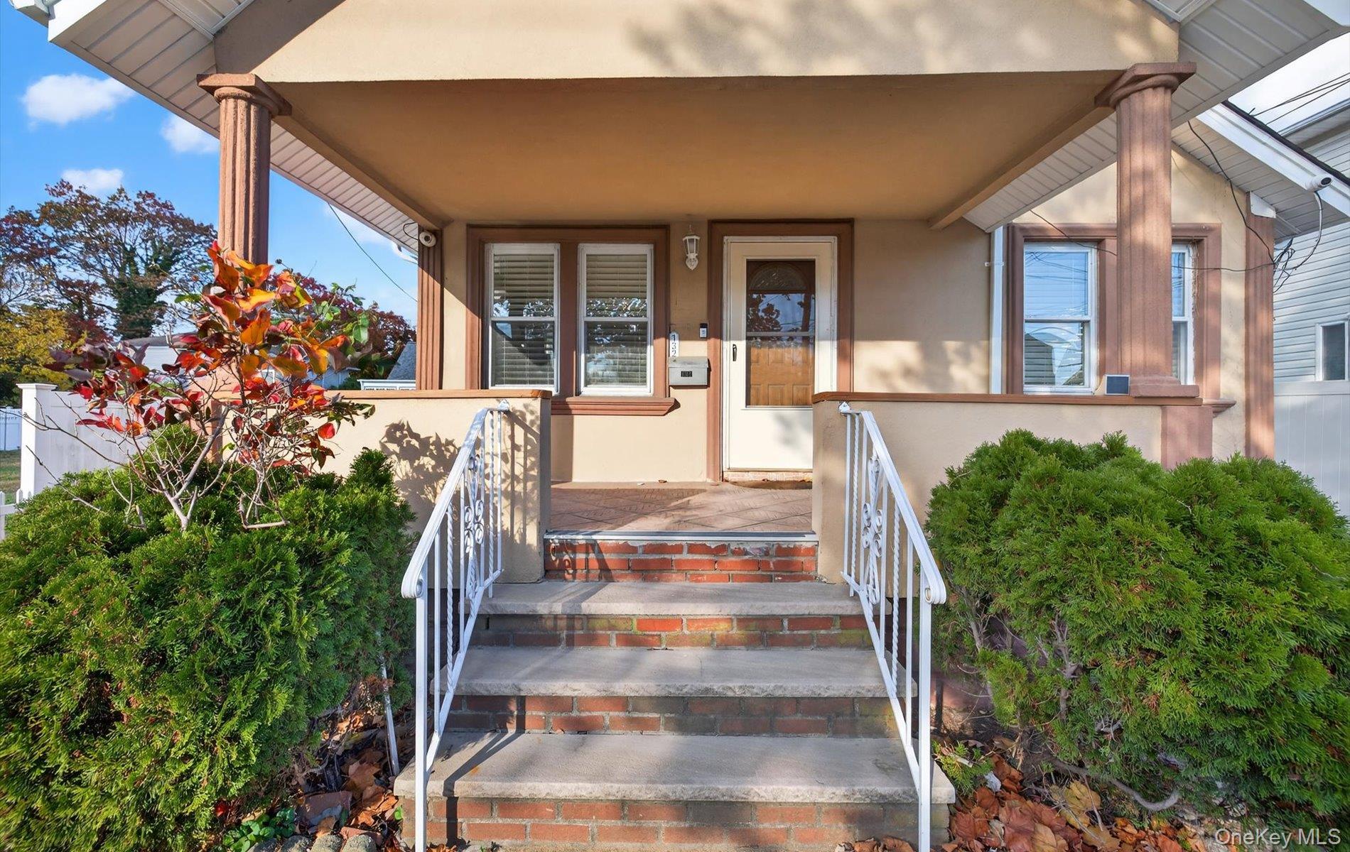 #2 photo, 132 S Terrace Place, नासाउ काउंटी Valley Stream , NY 11580