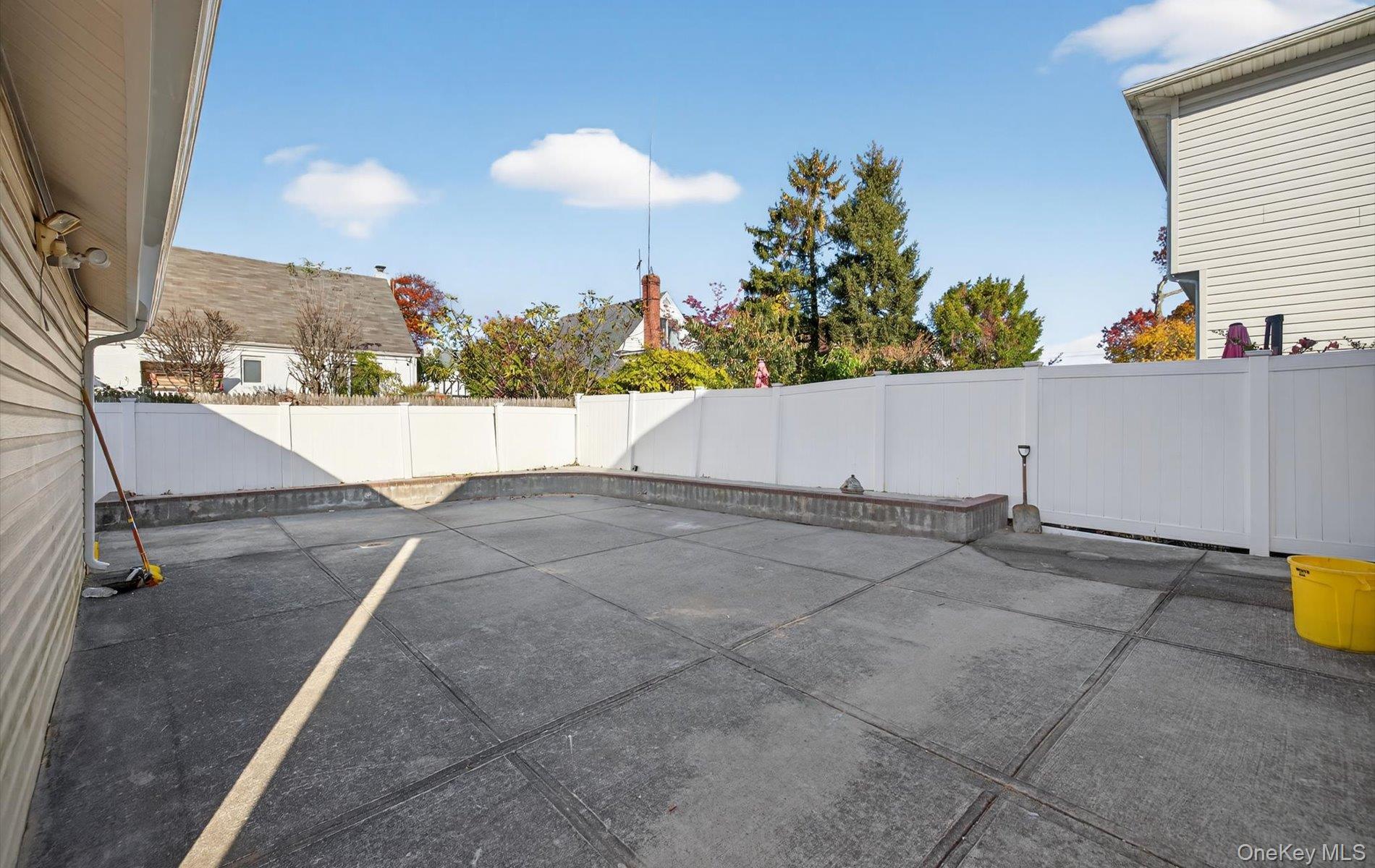 #20 photo, 132 S Terrace Place, नासाउ काउंटी Valley Stream , NY 11580