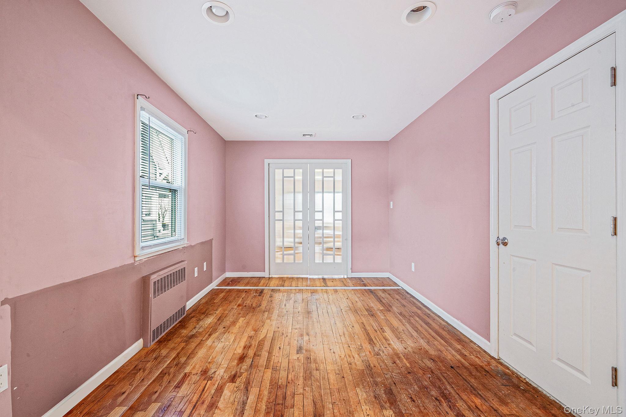 #16 photo, 137 Charles Street, Lynbrook , NY 11563