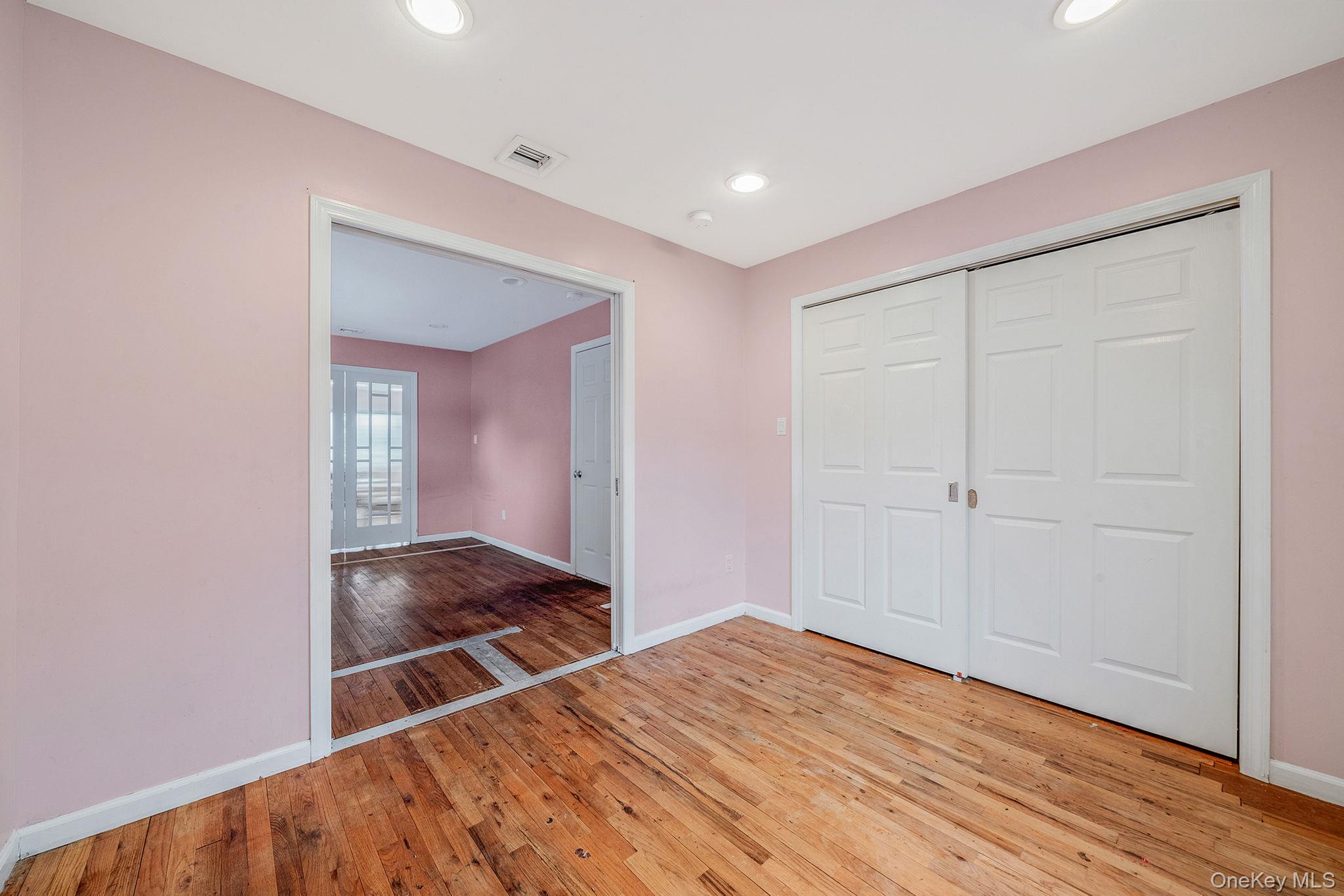 #18 photo, 137 Charles Street, Lynbrook , NY 11563