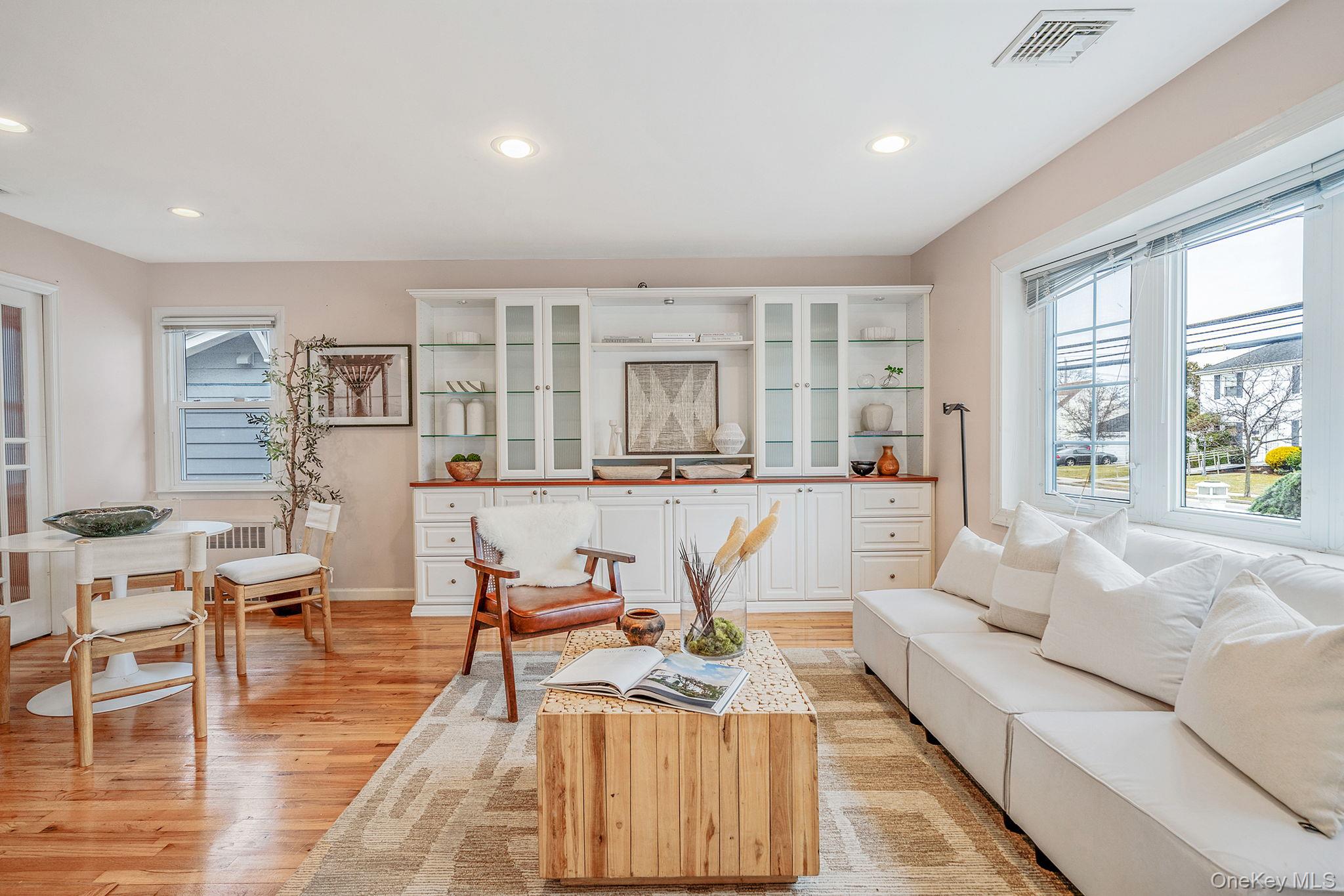 #4 photo, 137 Charles Street, Lynbrook , NY 11563