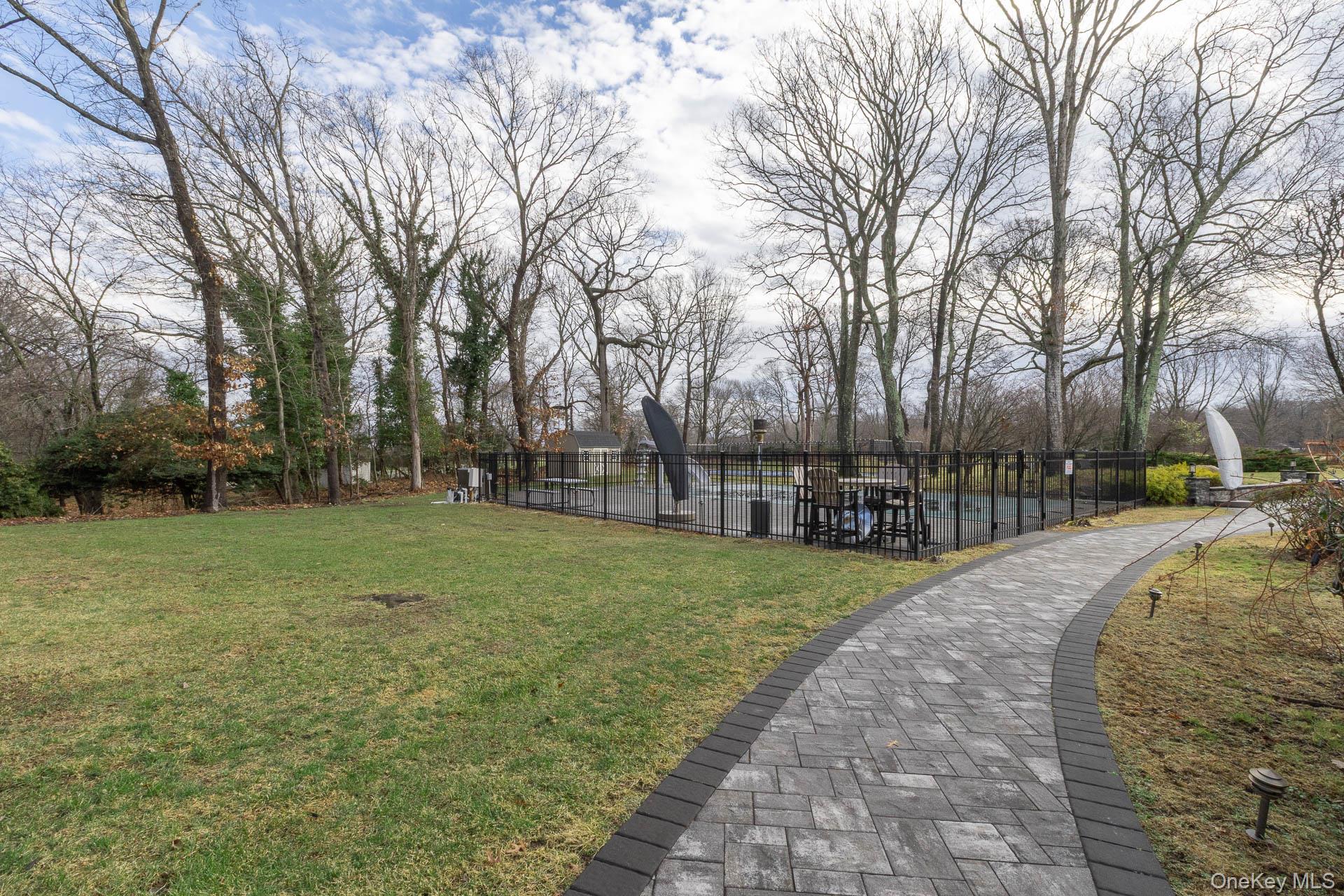 #11 photo, 83 Cliff Road, Port Jefferson , NY 11777