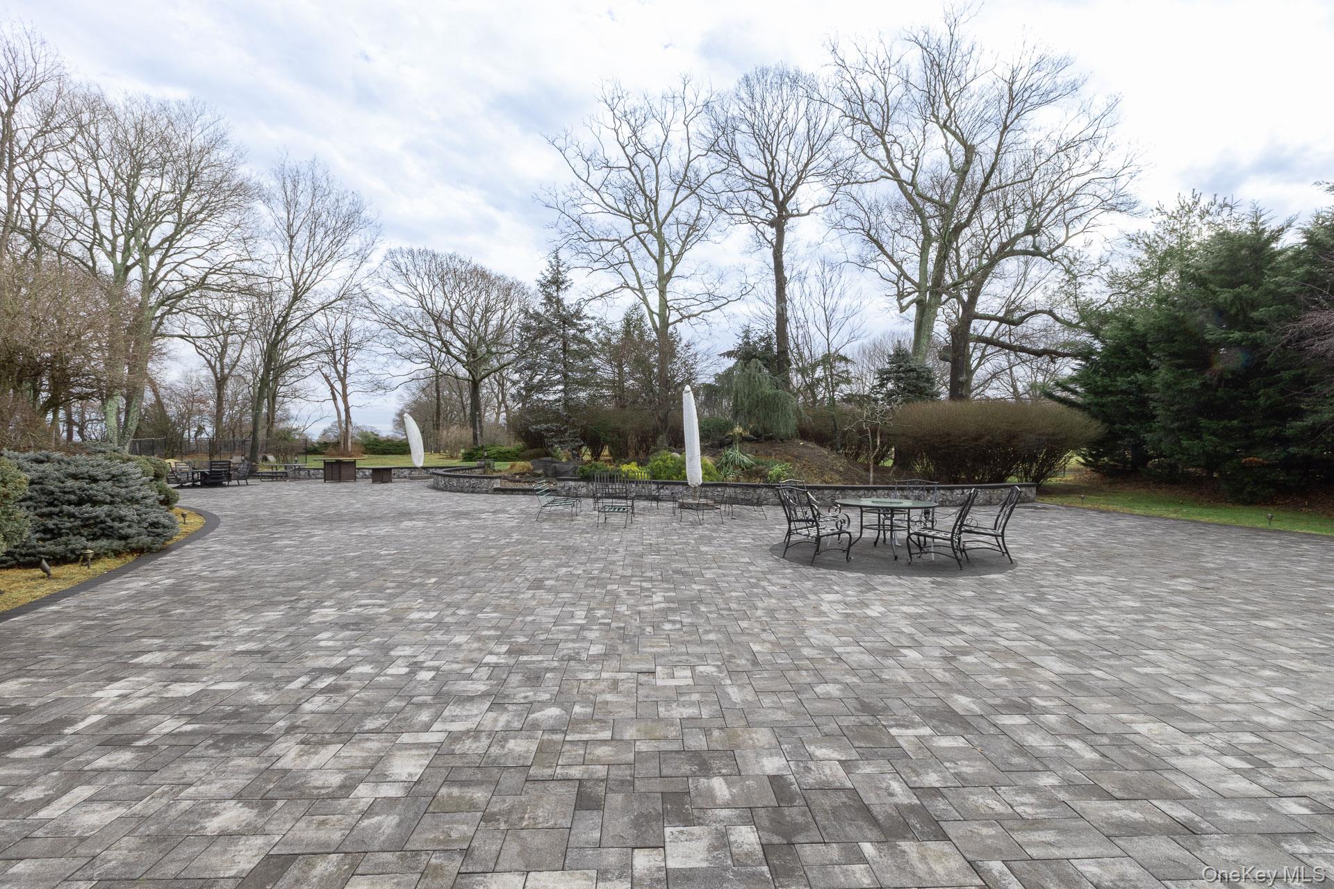 #4 photo, 83 Cliff Road, Port Jefferson , NY 11777