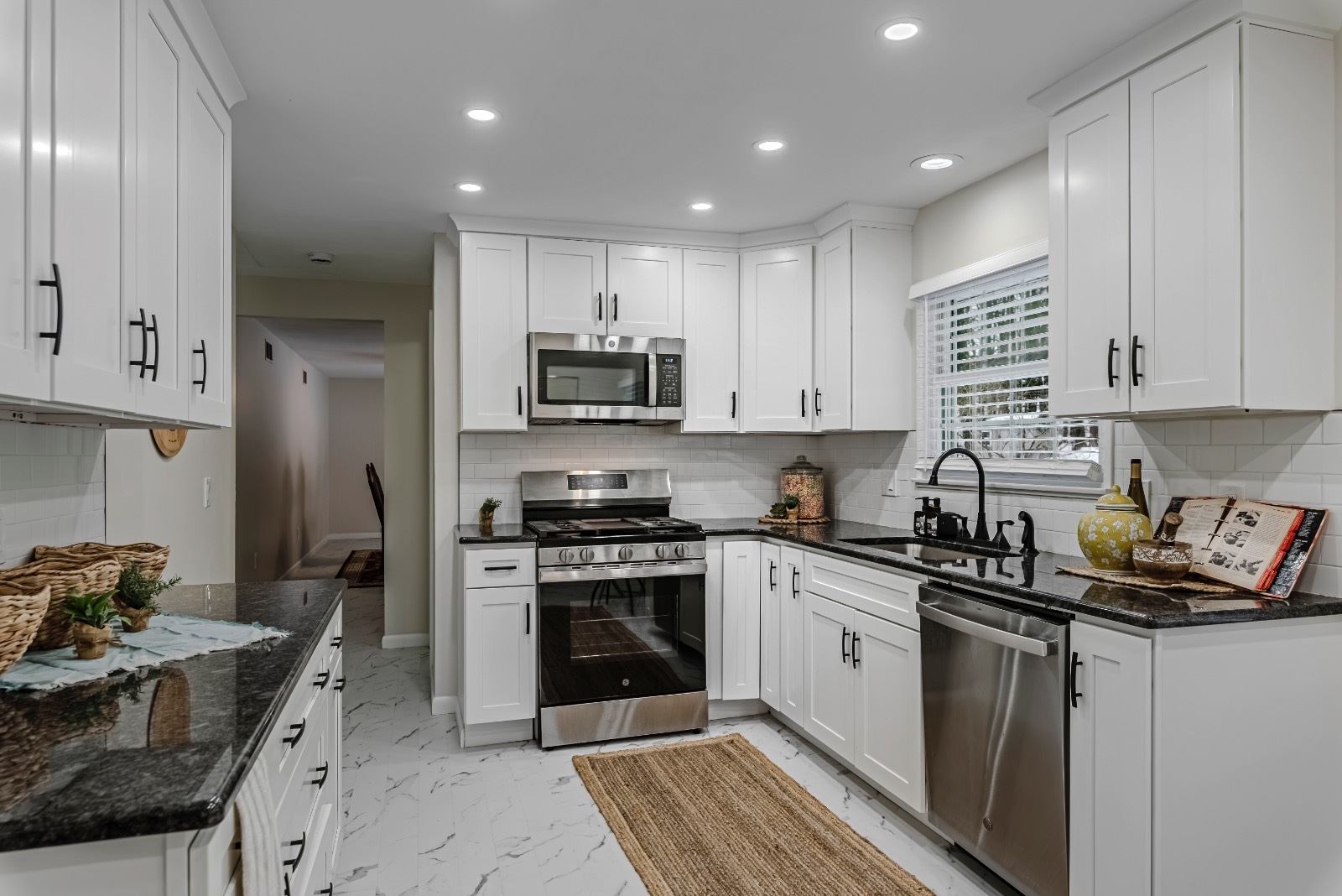 #18 photo, 14 Overbrook Circle, New Hartford , NY 13413