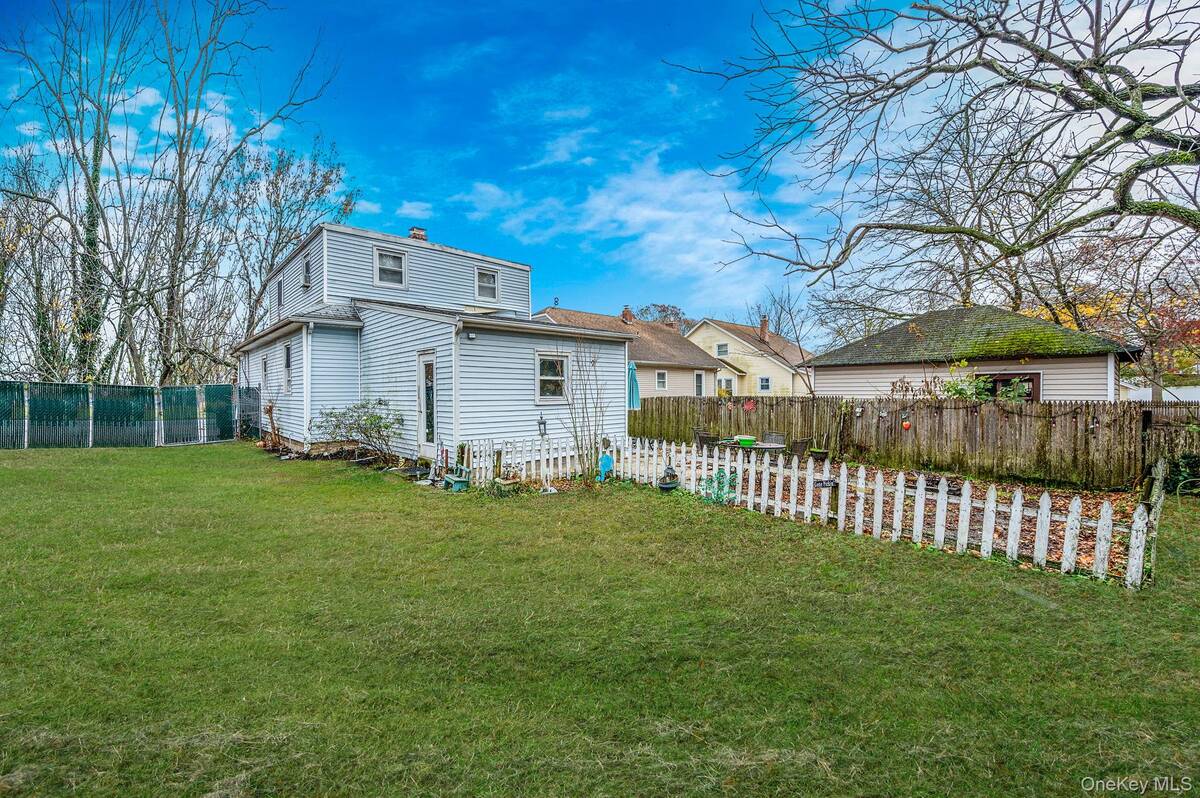 #23 photo, 21 S Summit Avenue, Patchogue , NY 11772