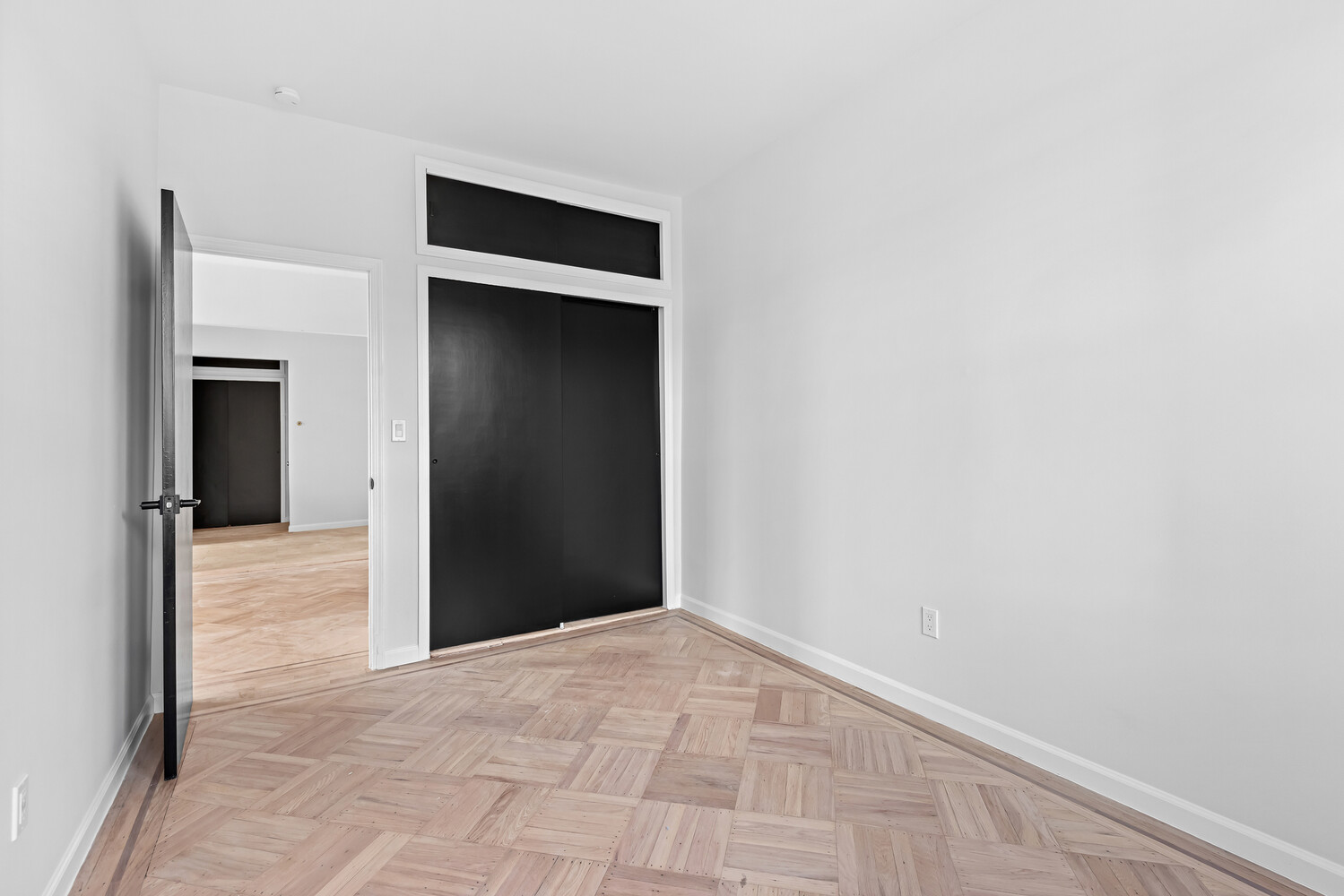 #4 photo, 2137 E 1ST Street, Gravesend , NY 11223