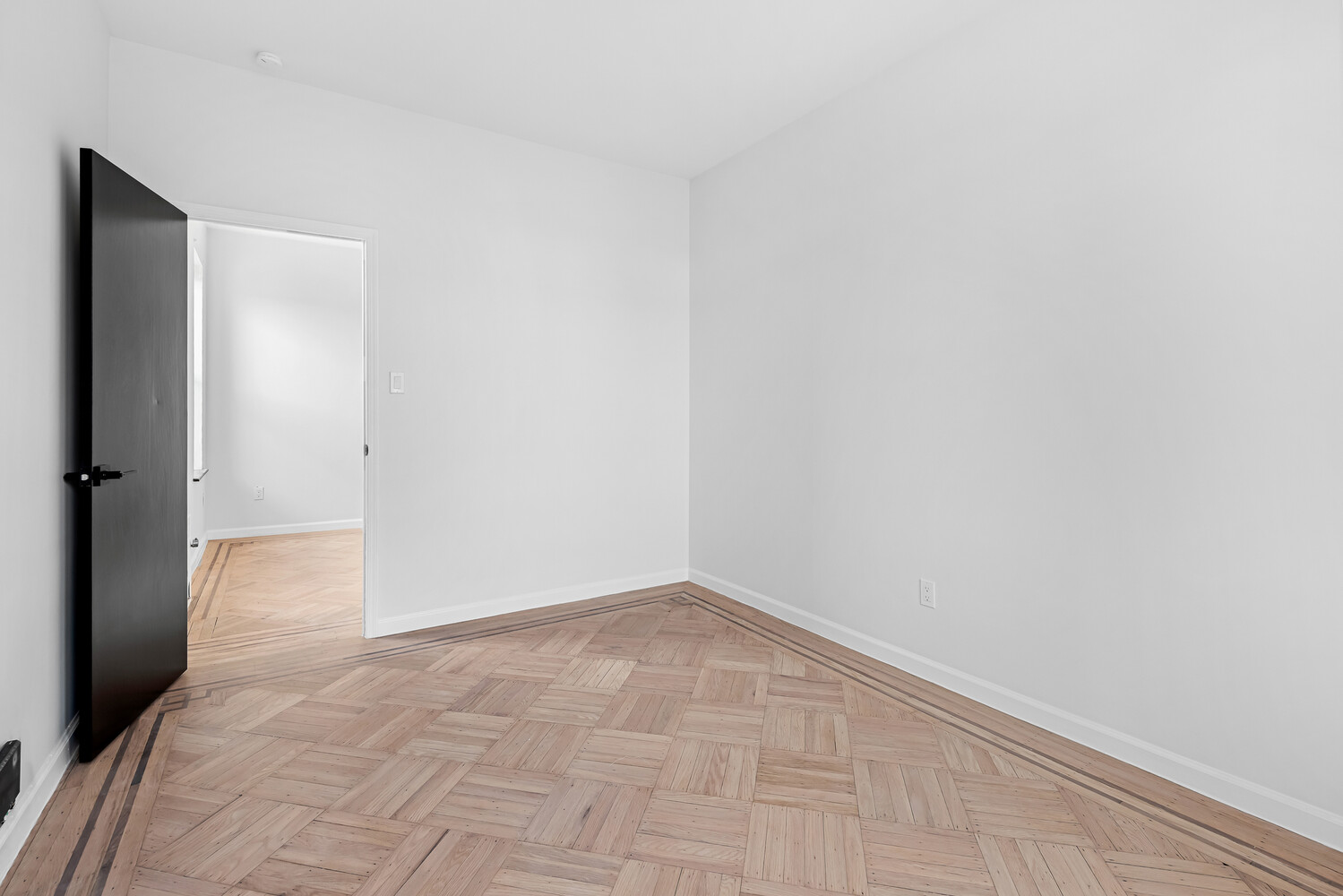 #5 photo, 2137 E 1ST Street, Gravesend , NY 11223