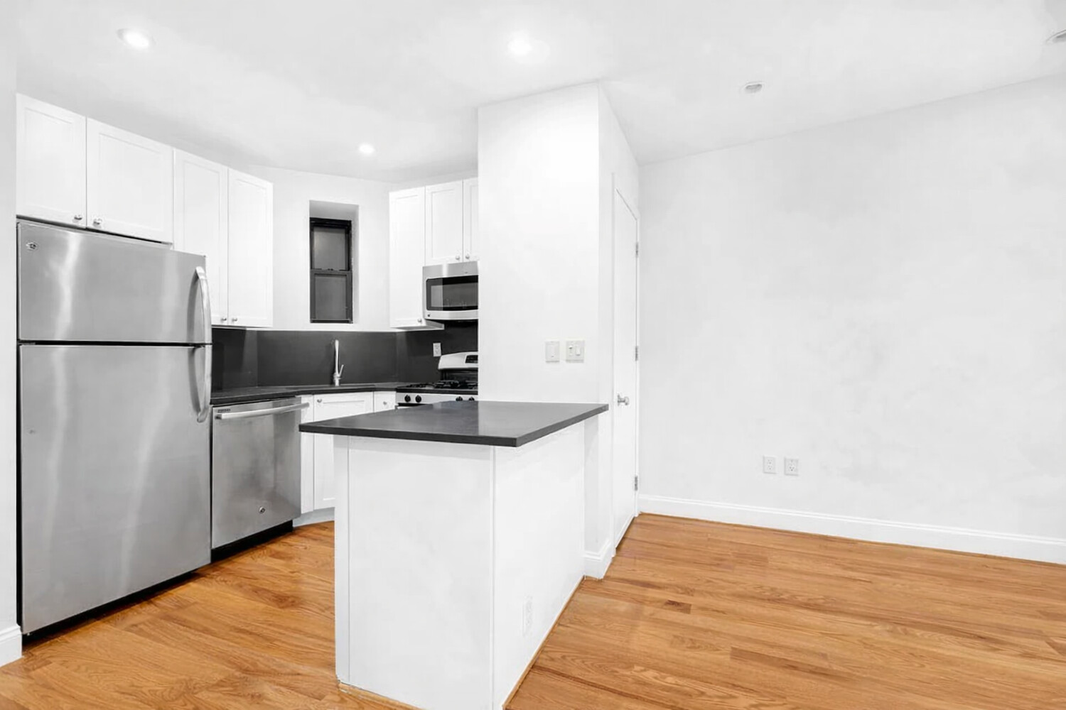 #4 photo, 1378 YORK Avenue, Lenox Hill , NY 10021