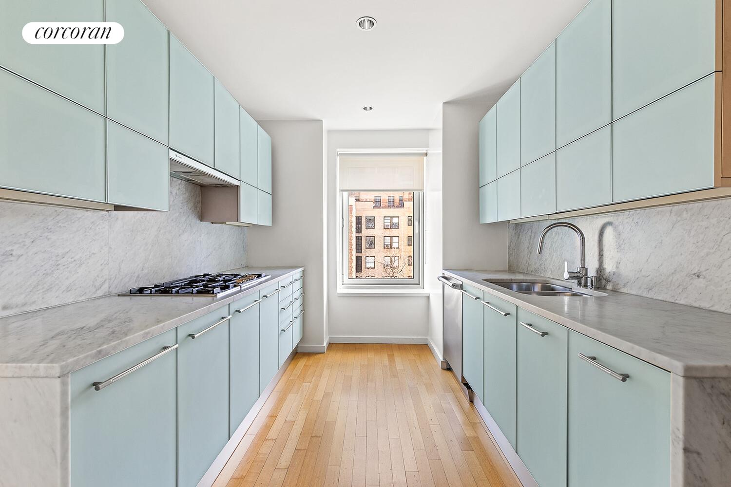 #4 photo, 310 E 53RD Street, मैनहटन Turtle Bay , NY 10022