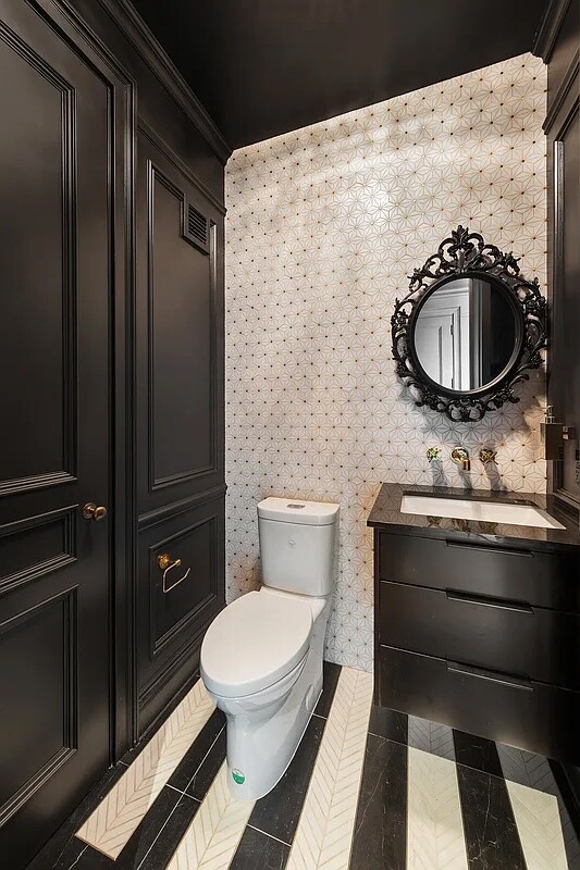 #11 photo, New York City, Midtown , NY 10036