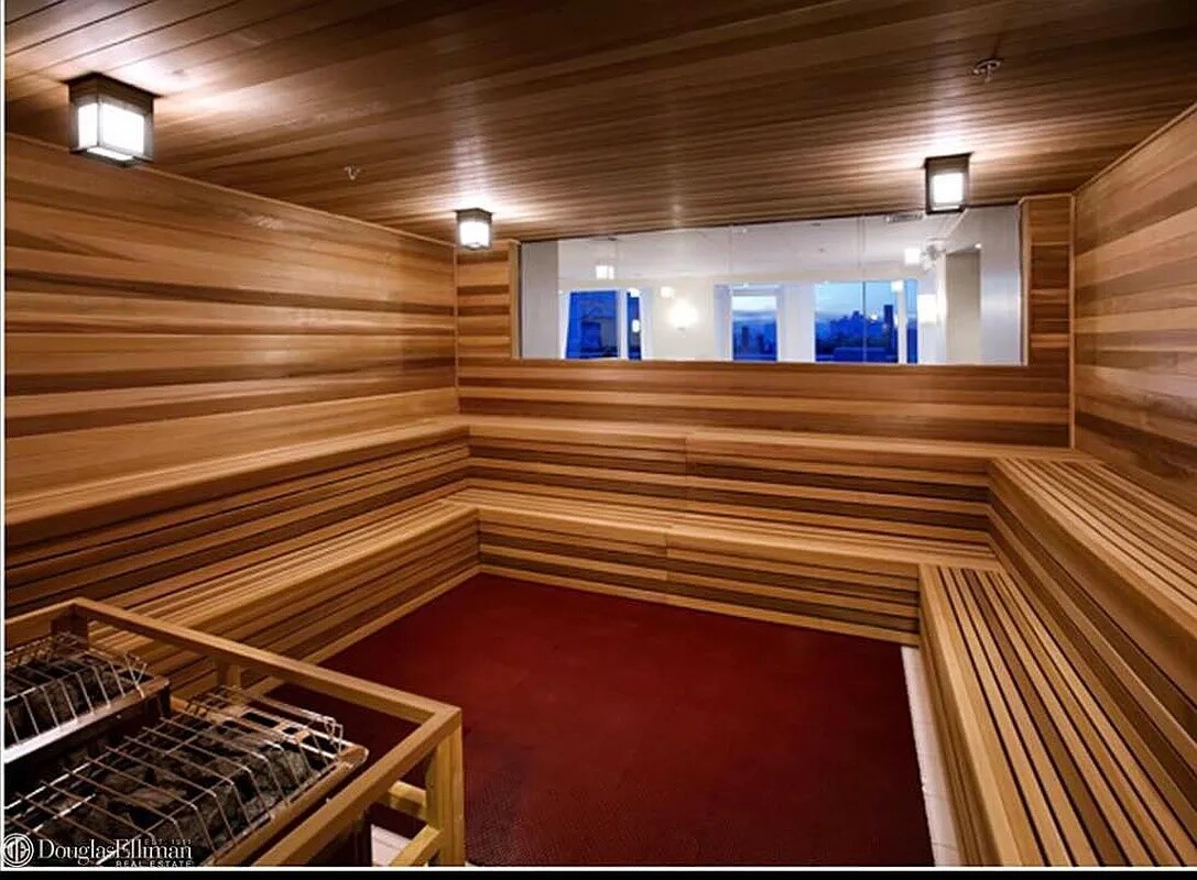 #19 photo, New York City, Midtown , NY 10036