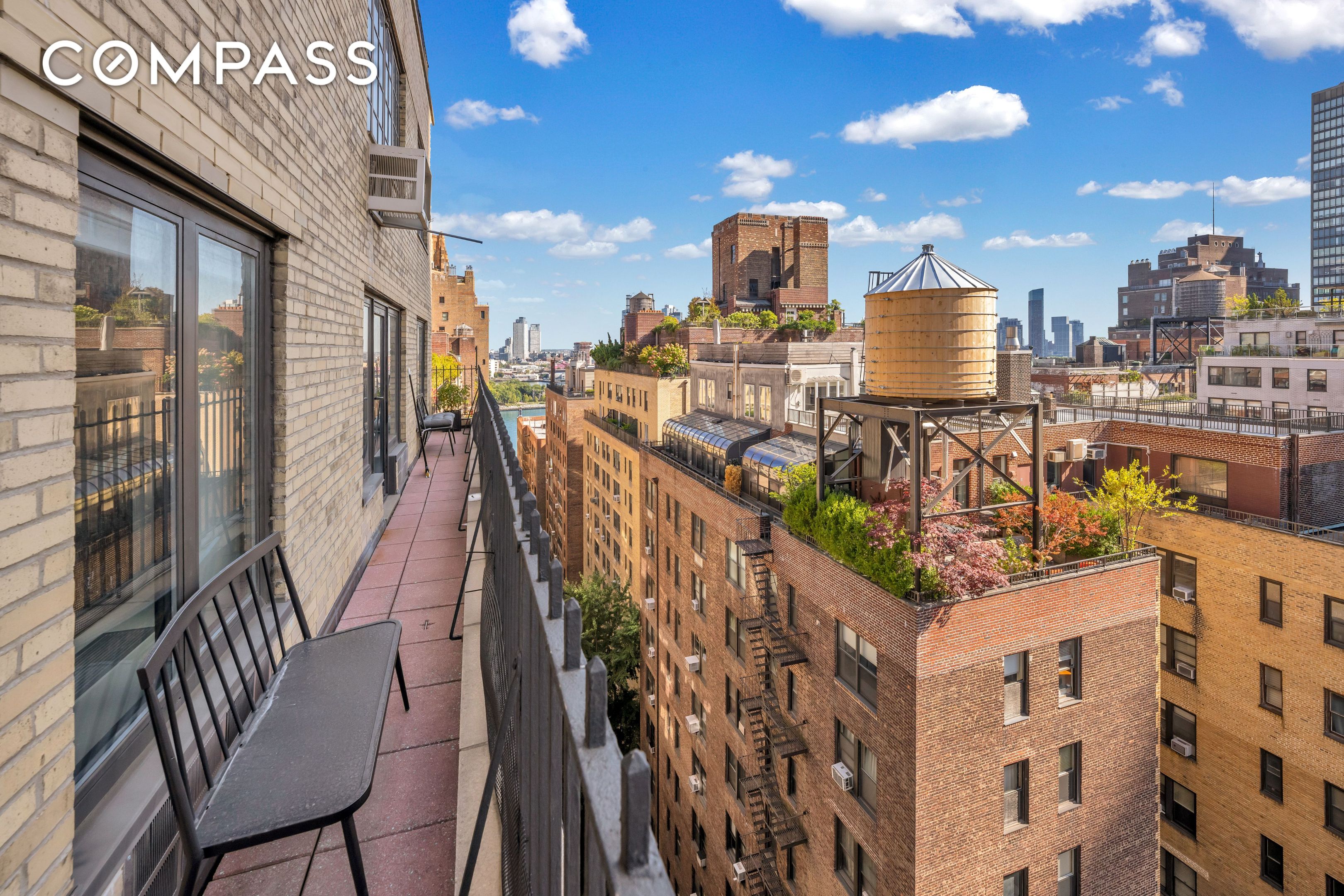 #9 photo, 400 E 52nd Street, मैनहटन Midtown East , NY 10022