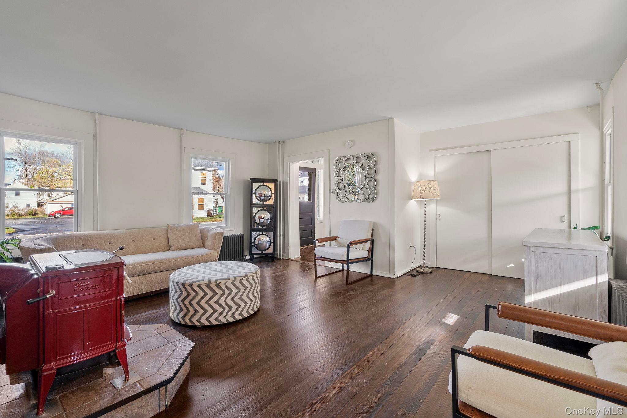 #5 photo, 10 Albertson Street, Hyde Park , NY 12538