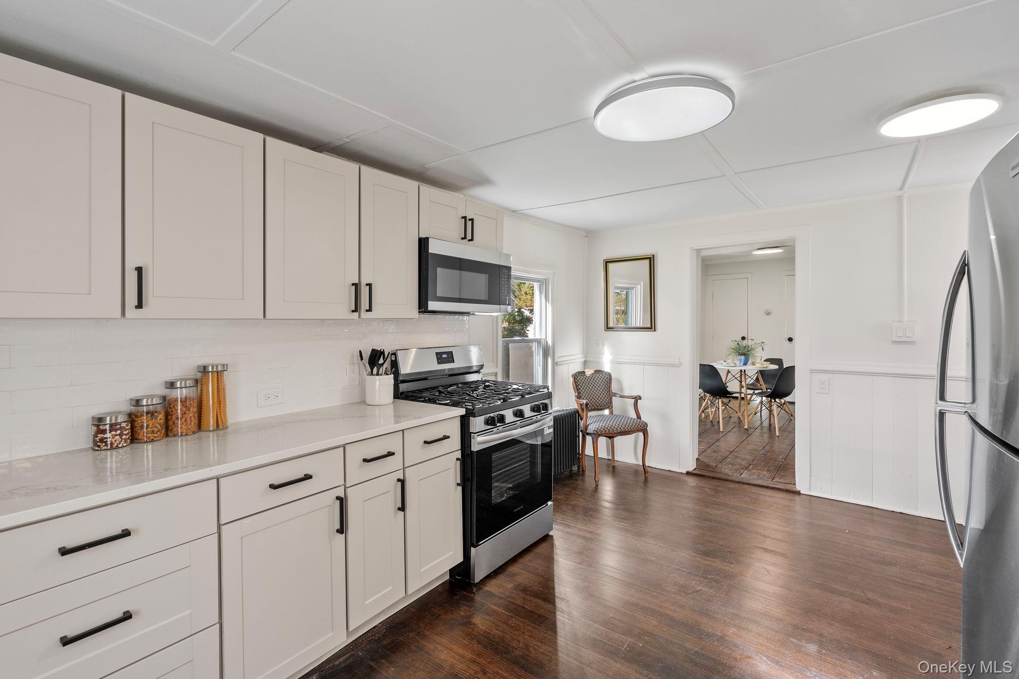 #8 photo, 10 Albertson Street, Hyde Park , NY 12538