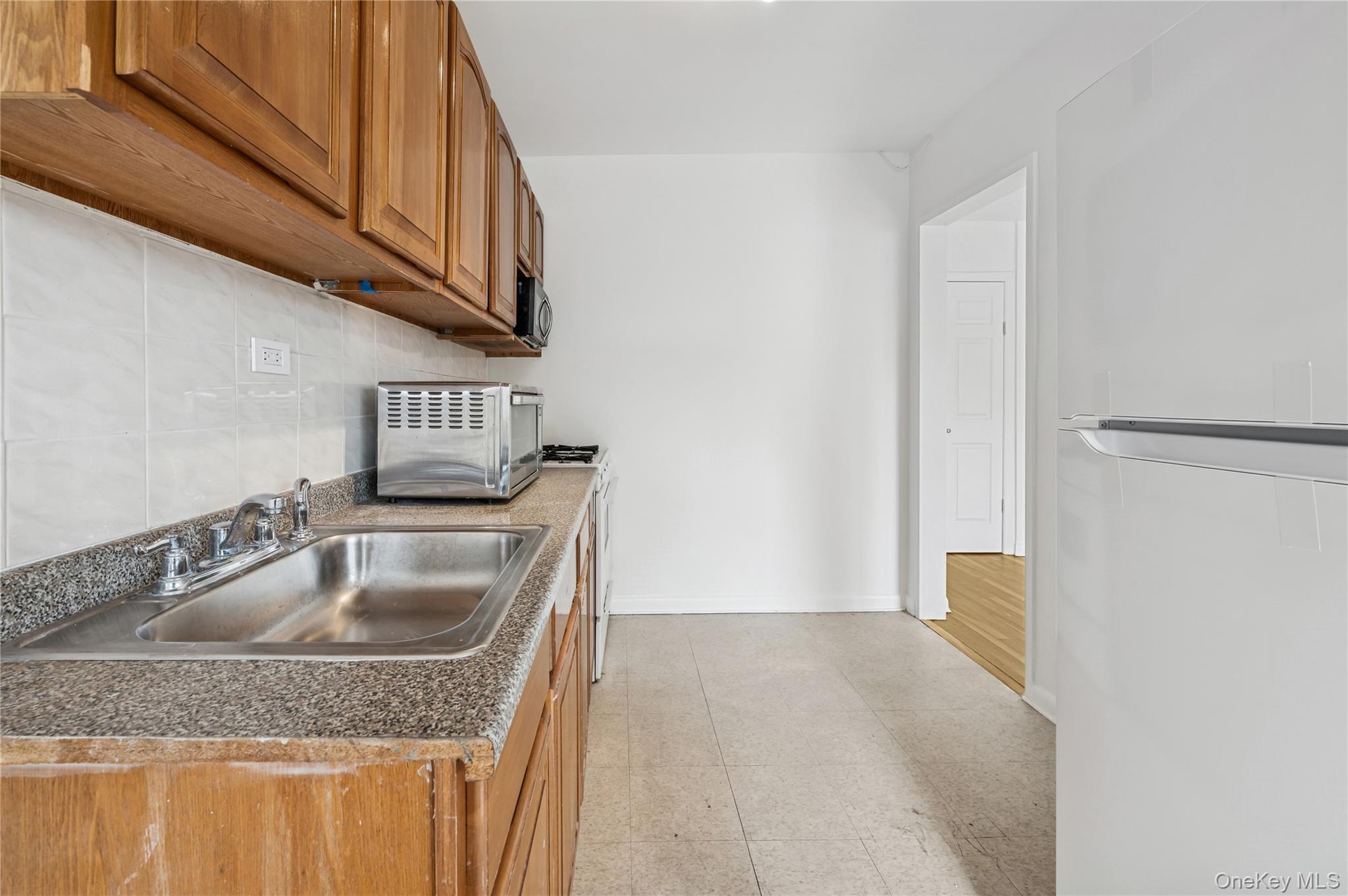 #5 photo, 5730 Mosholu Avenue, Bronx , NY 10471