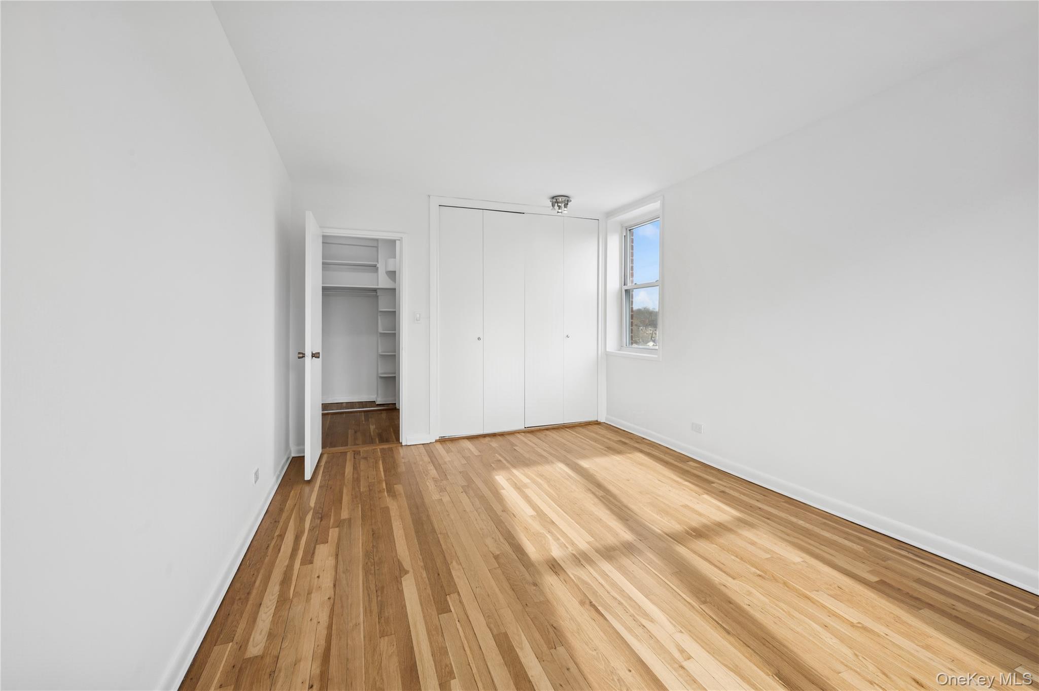 #8 photo, 5730 Mosholu Avenue, Bronx , NY 10471