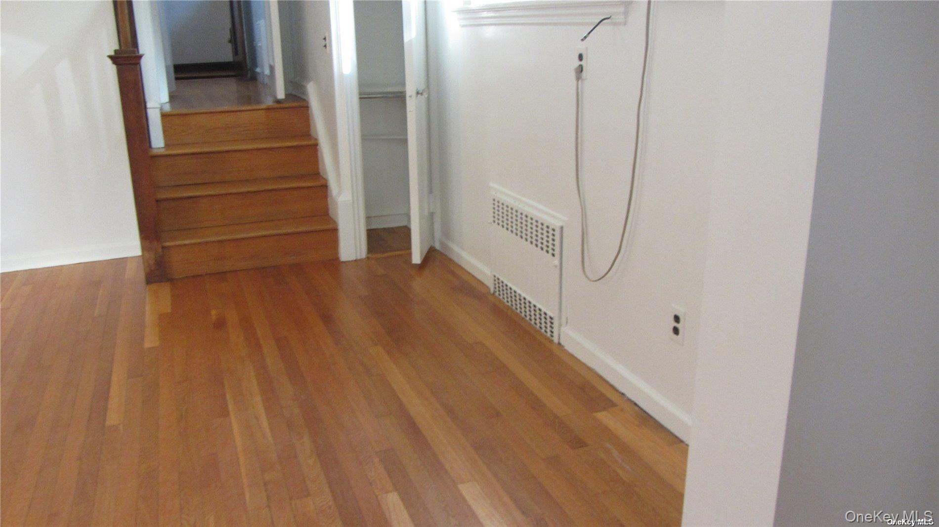 #13 photo, 100 Hicks Lane, Great Neck , NY 11024