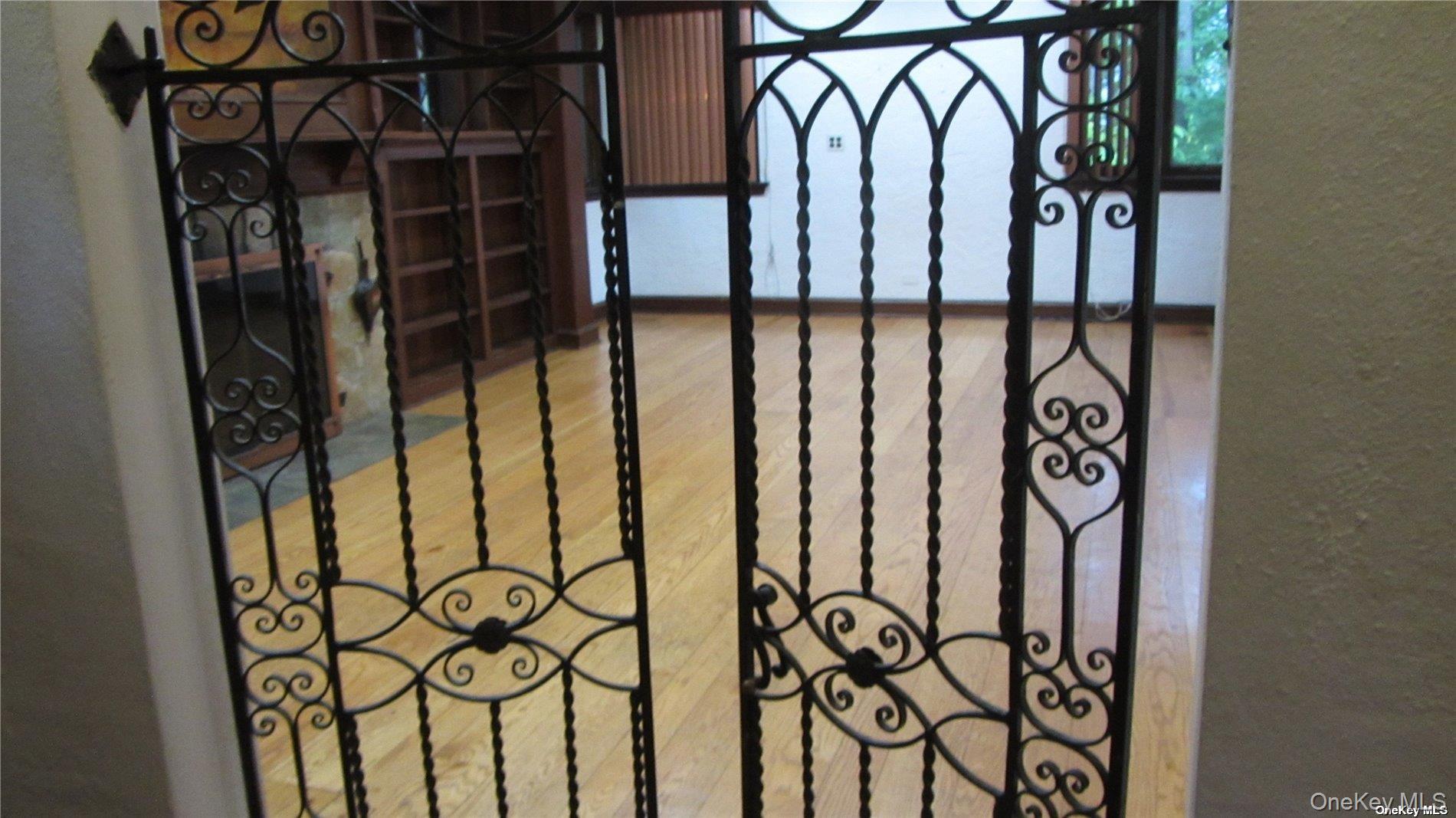 #3 photo, 100 Hicks Lane, Great Neck , NY 11024