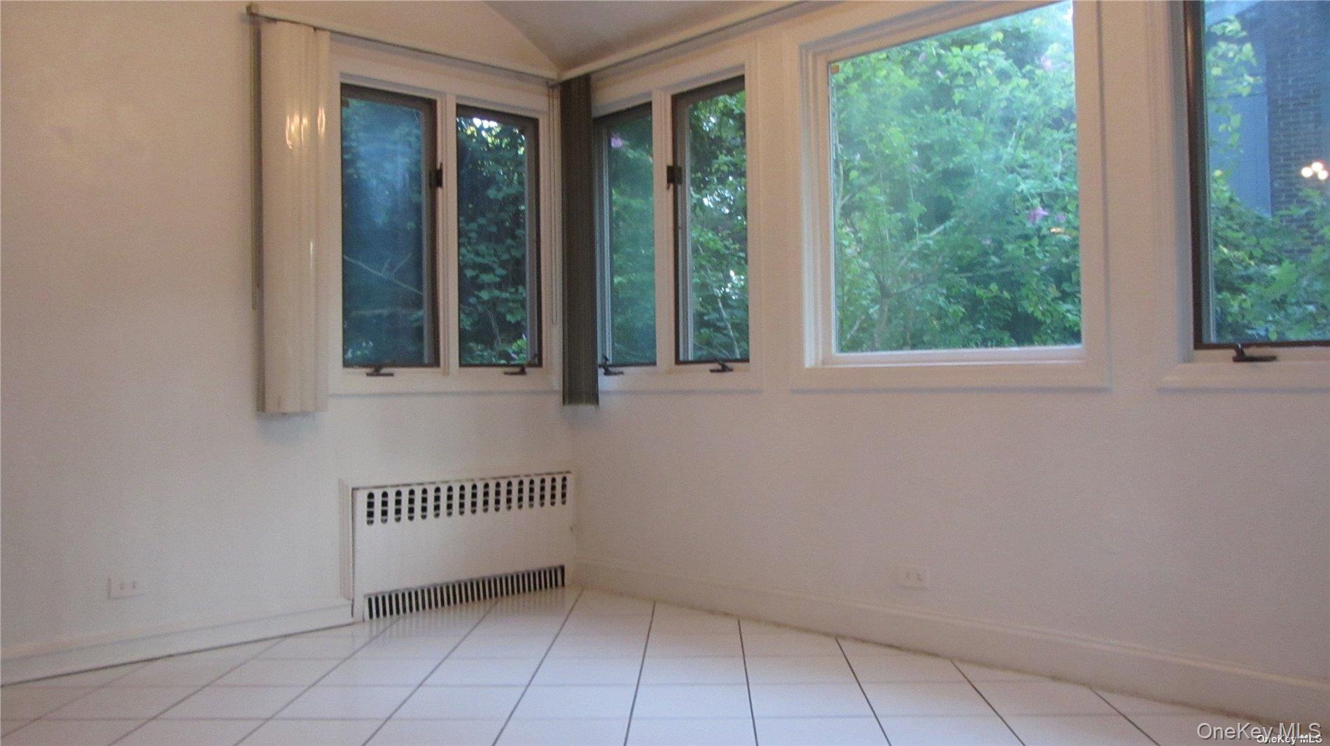 #6 photo, 100 Hicks Lane, Great Neck , NY 11024