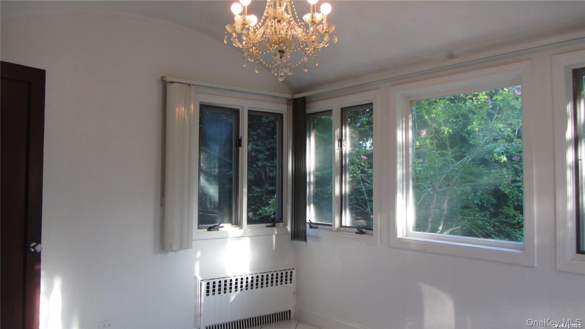 #8 photo, 100 Hicks Lane, Great Neck , NY 11024