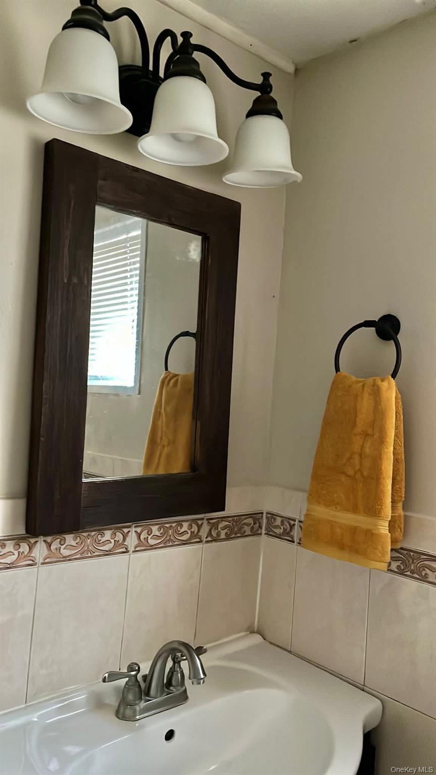 #13 photo, 528 14th Street, West Babylon , NY 11704