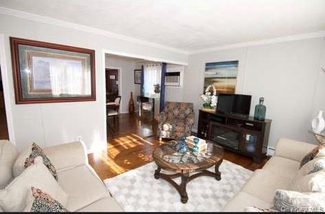 #5 photo, 528 14th Street, West Babylon , NY 11704