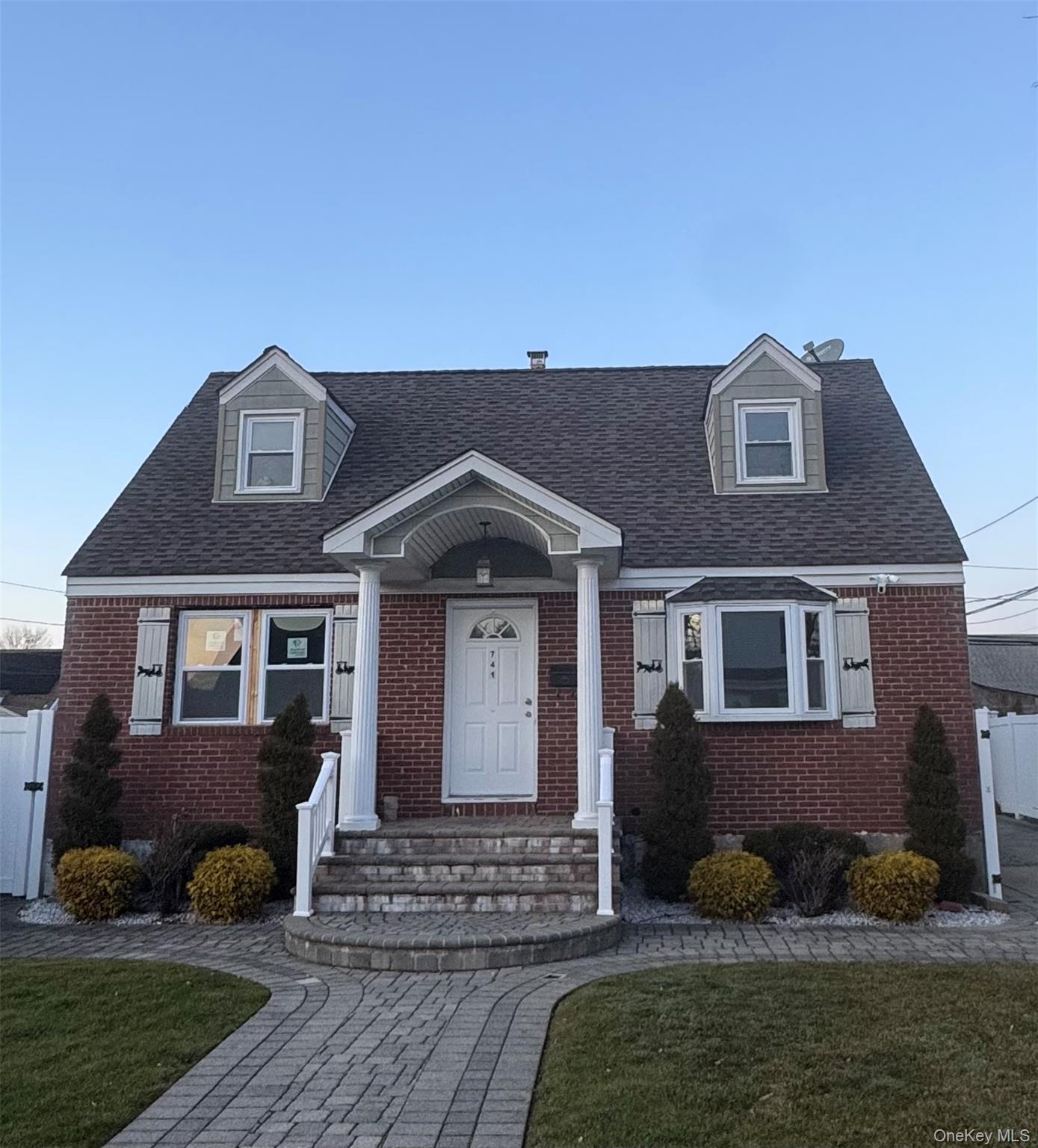 #1 photo, 741 Salem Road, Нассау ‖ Uniondale , NY 11553