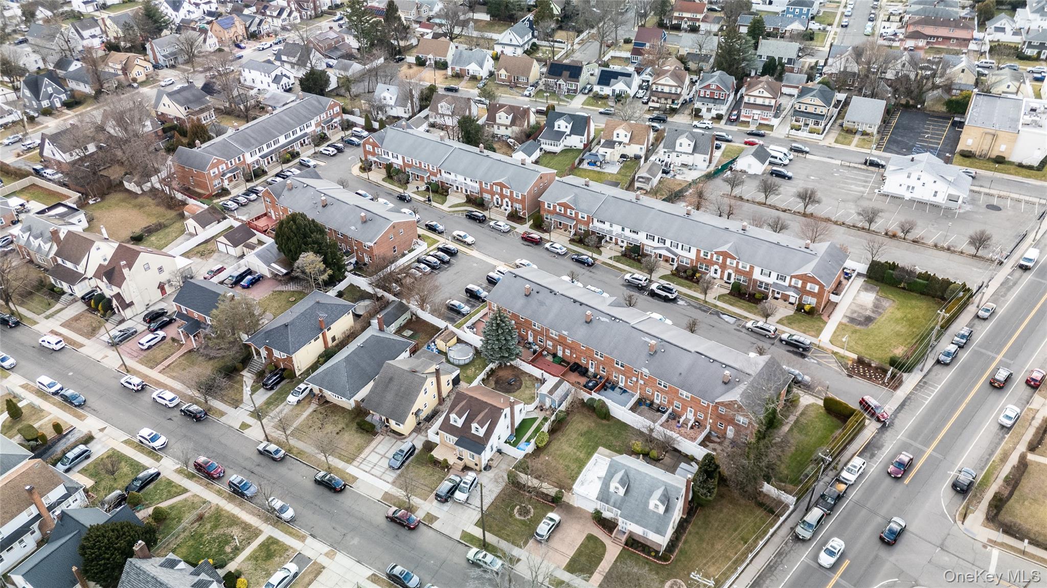 #19 photo, 678 Front Street, नासाउ काउंटी Hempstead , NY 11550