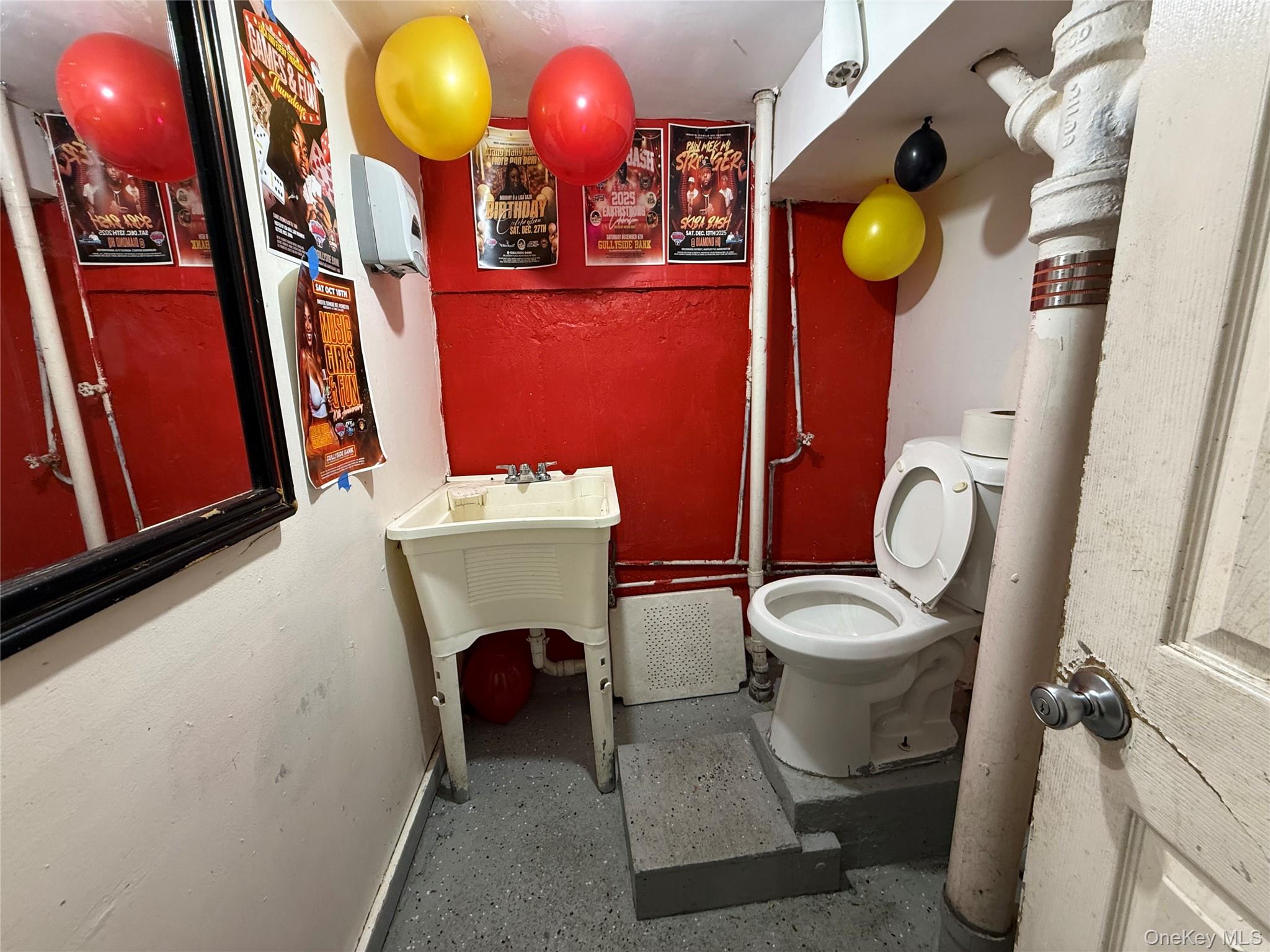 #11 photo, 3840 Linden Place, नासाउ काउंटी Hempstead , NY 11550