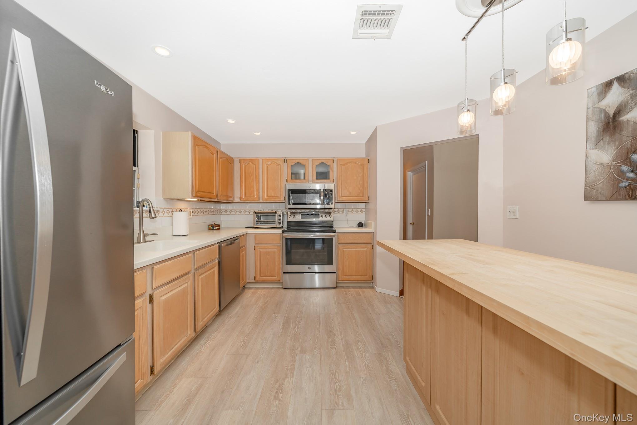 #19 photo, 19 Saddlebrook Court, Middle Island , NY 11953