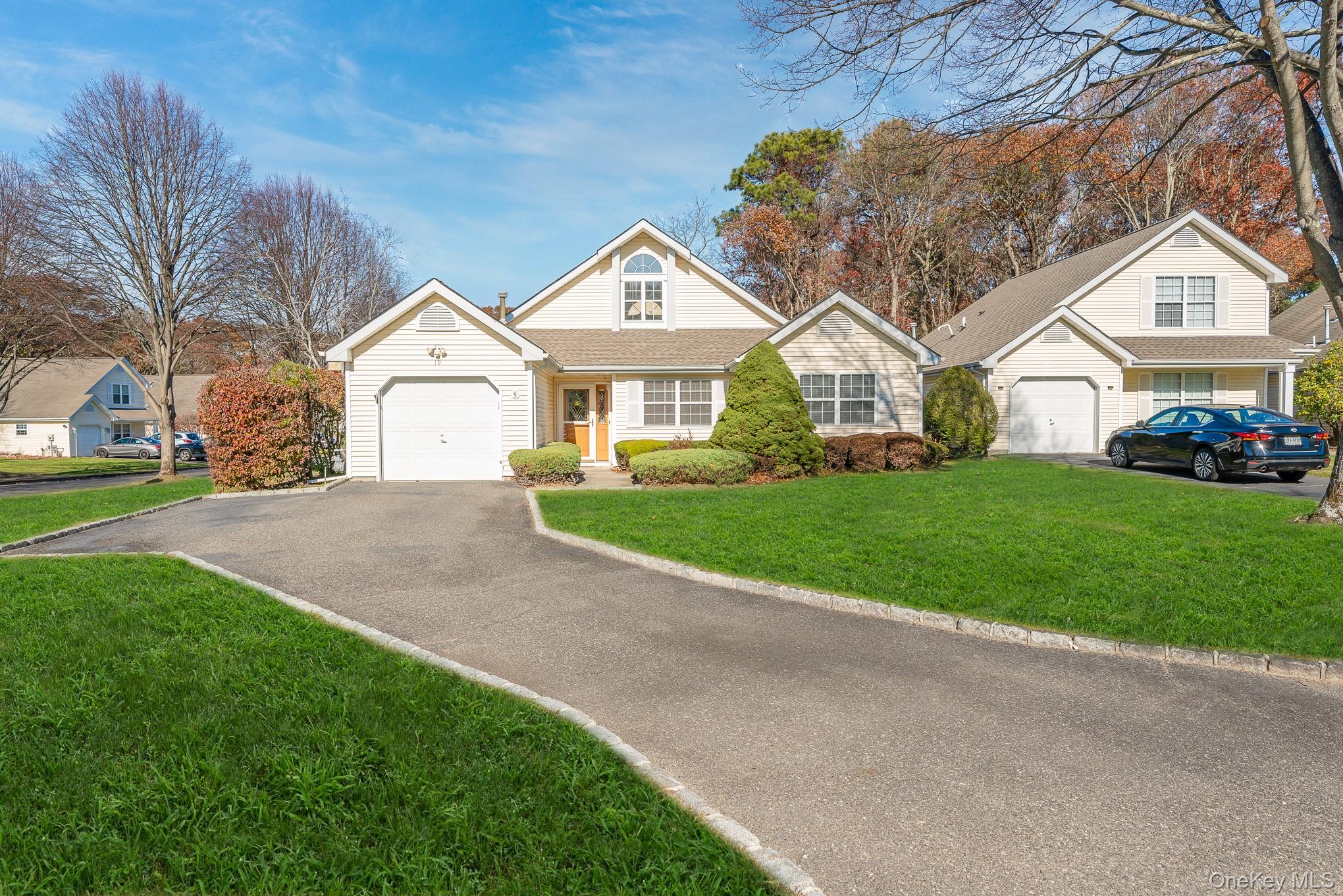 #2 photo, 19 Saddlebrook Court, Middle Island , NY 11953