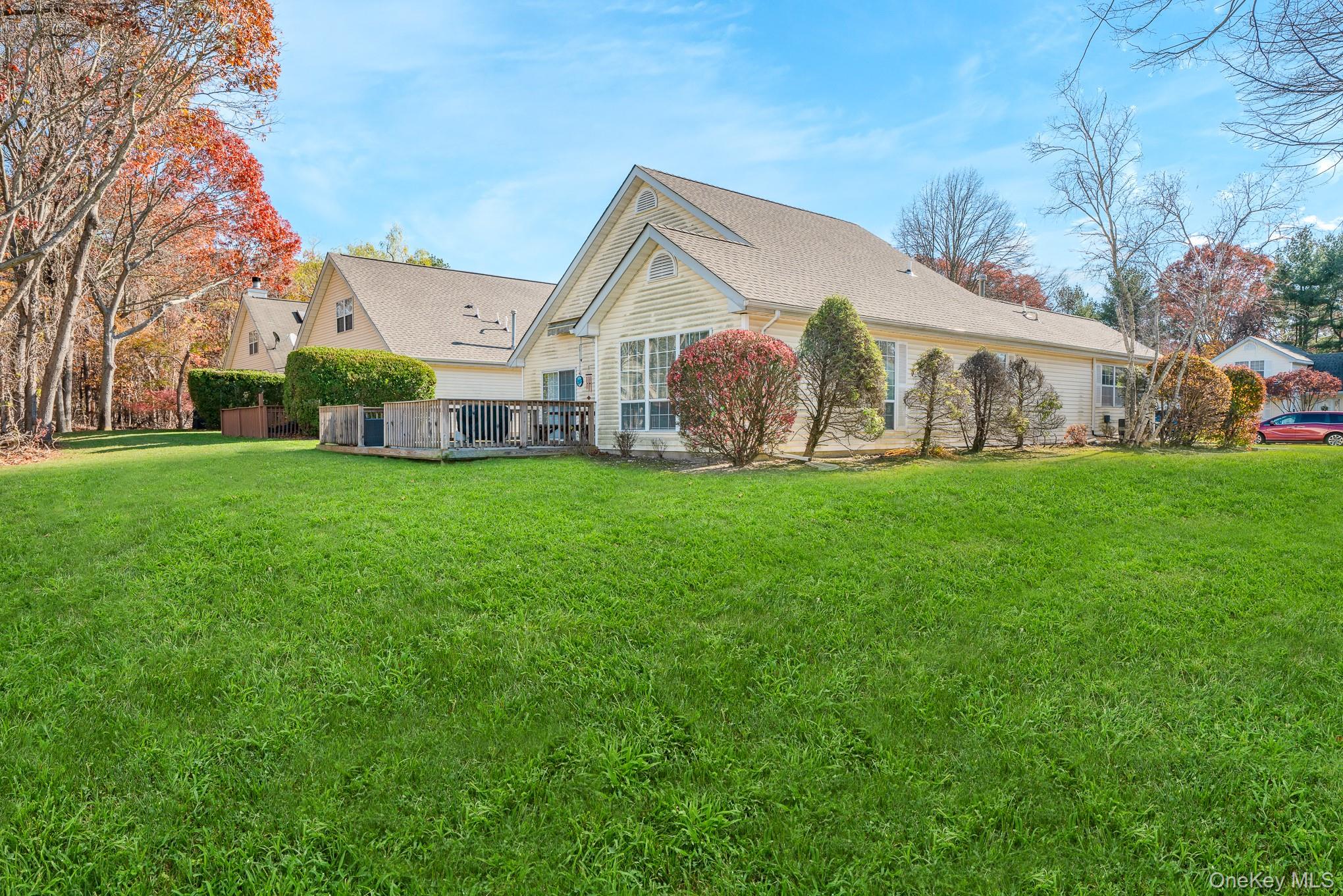 #4 photo, 19 Saddlebrook Court, Middle Island , NY 11953